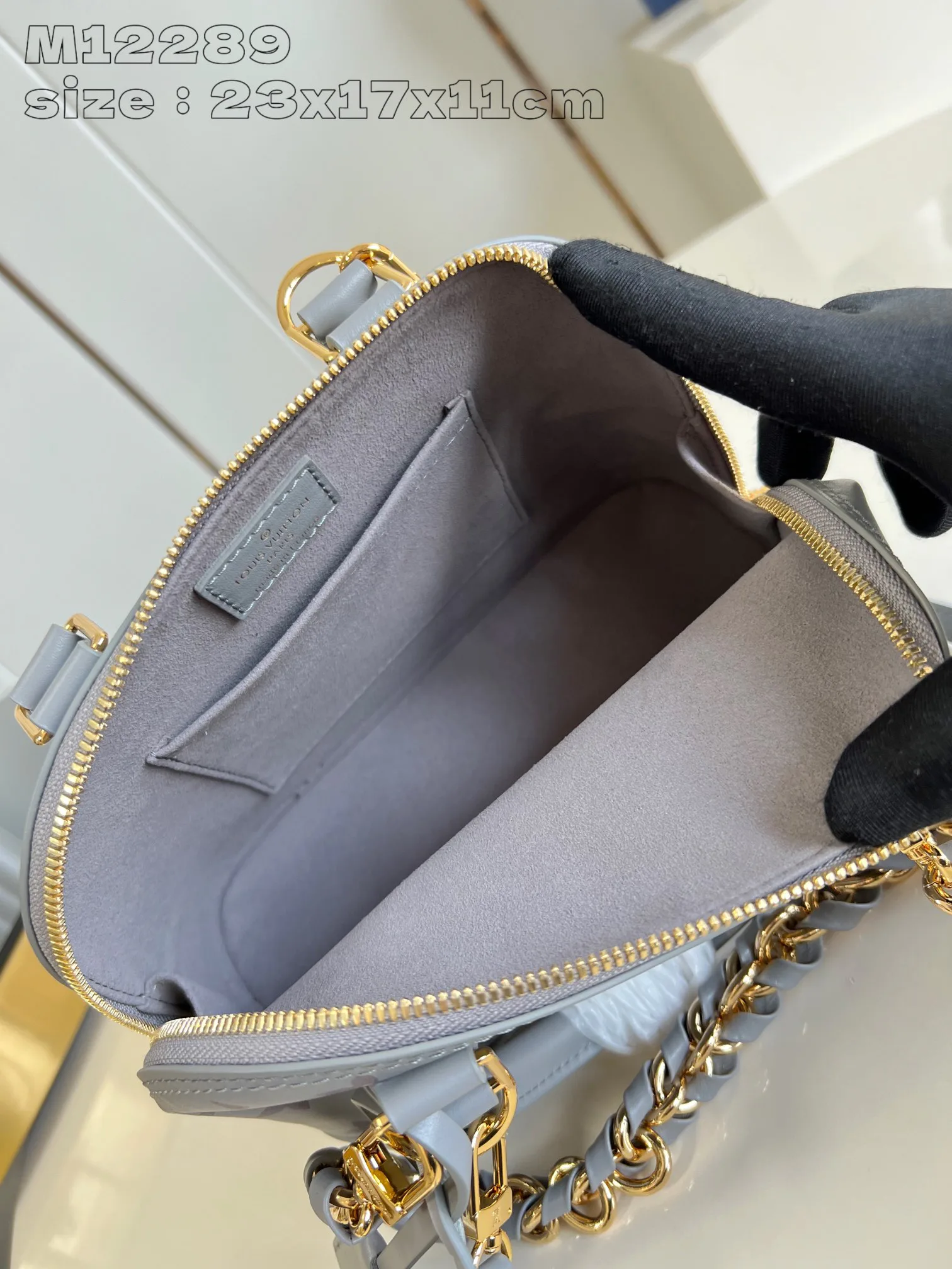Women's Classic Handbags LOUIS VUITTON 18227599
