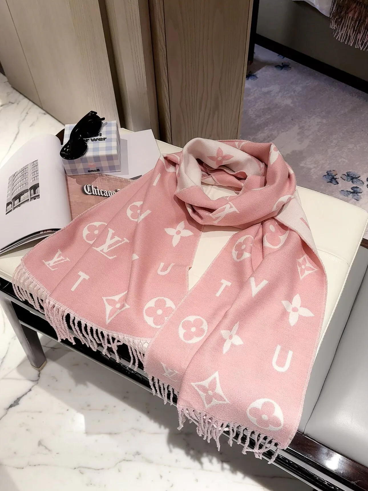 Scarves LOUIS VUITTON 18377563
