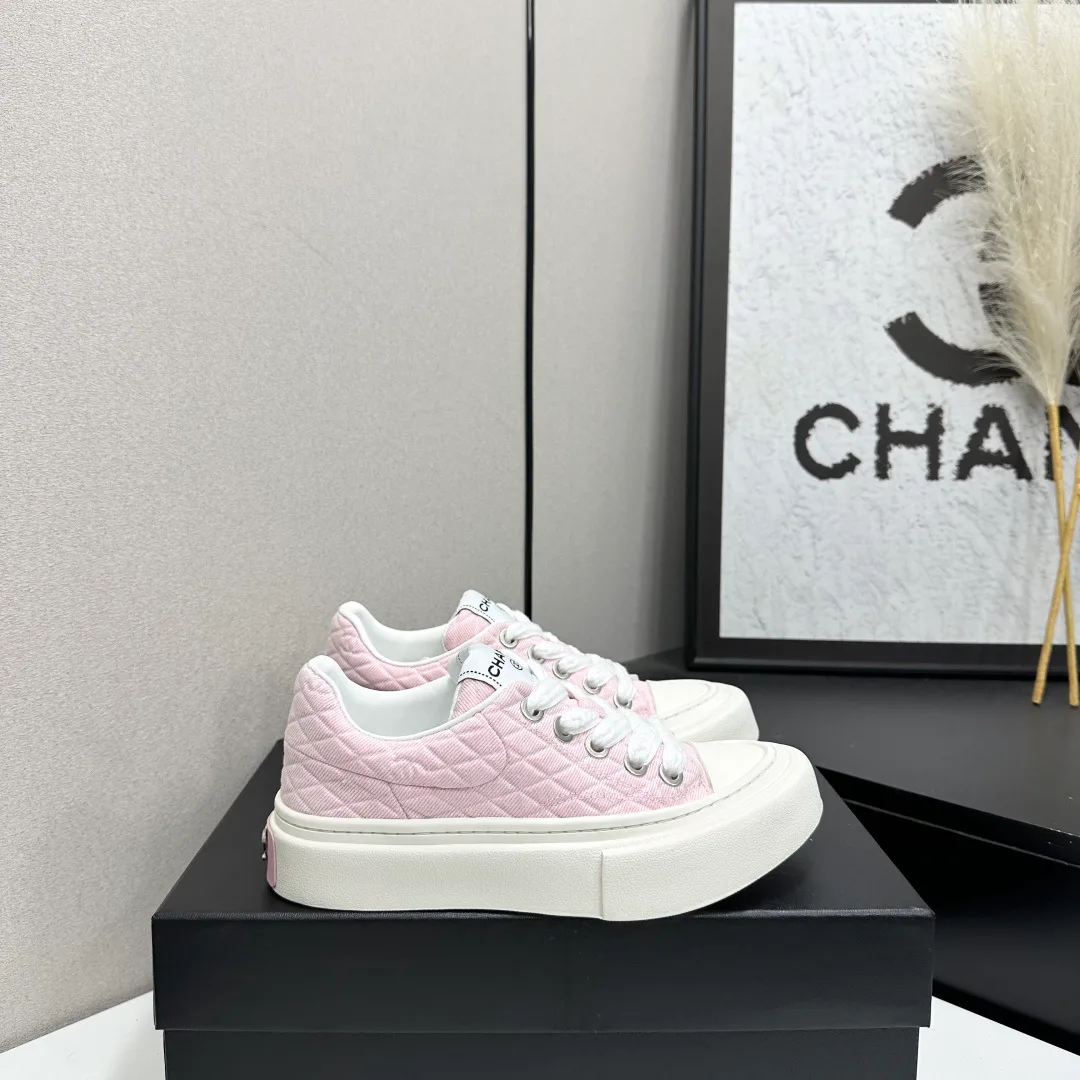 Women's Sneakers CHANEL 17825114