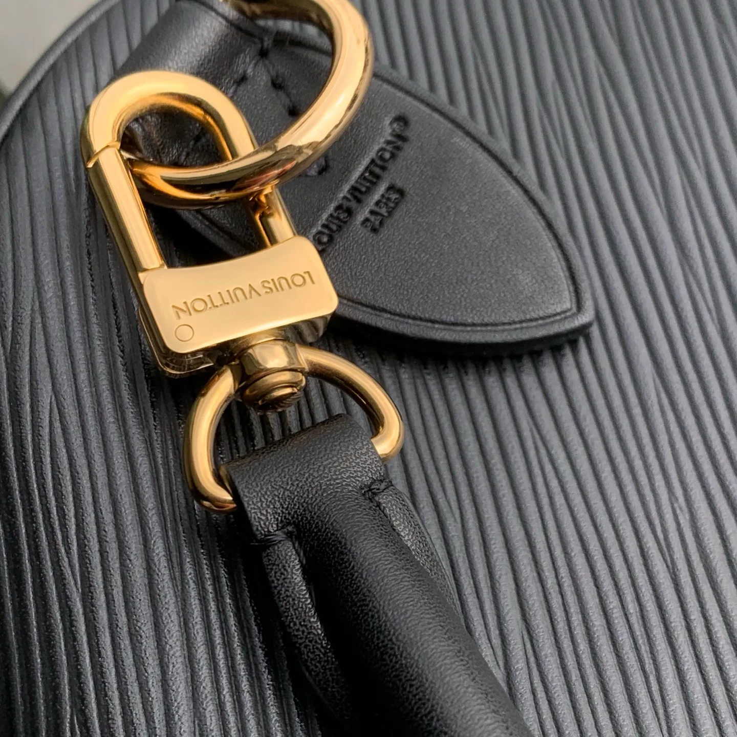 Women's Classic Handbags LOUIS VUITTON 18147547