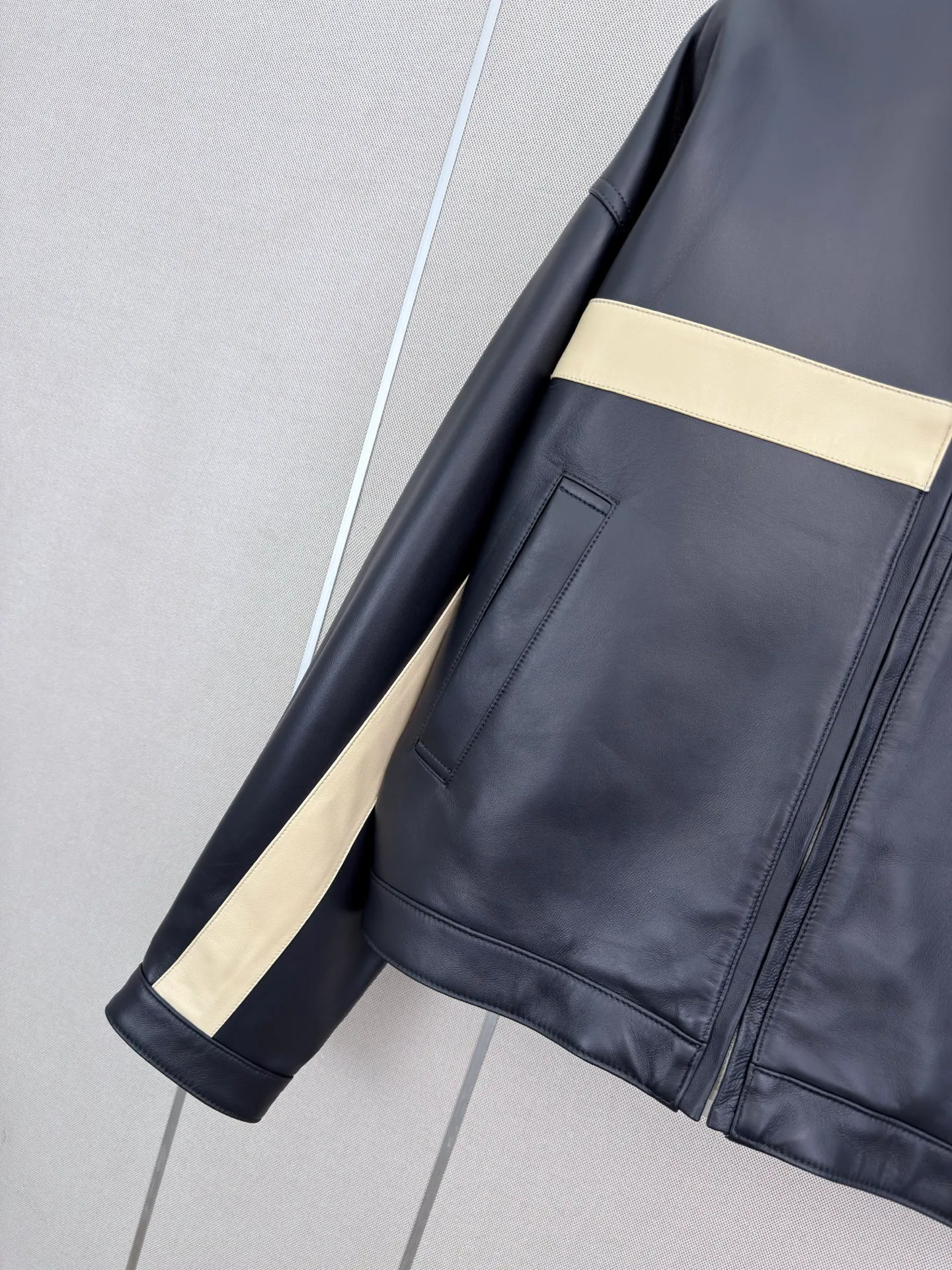 Women's Leather Jackets And Sheepskin Coats SAINT LAURENT 17811614
