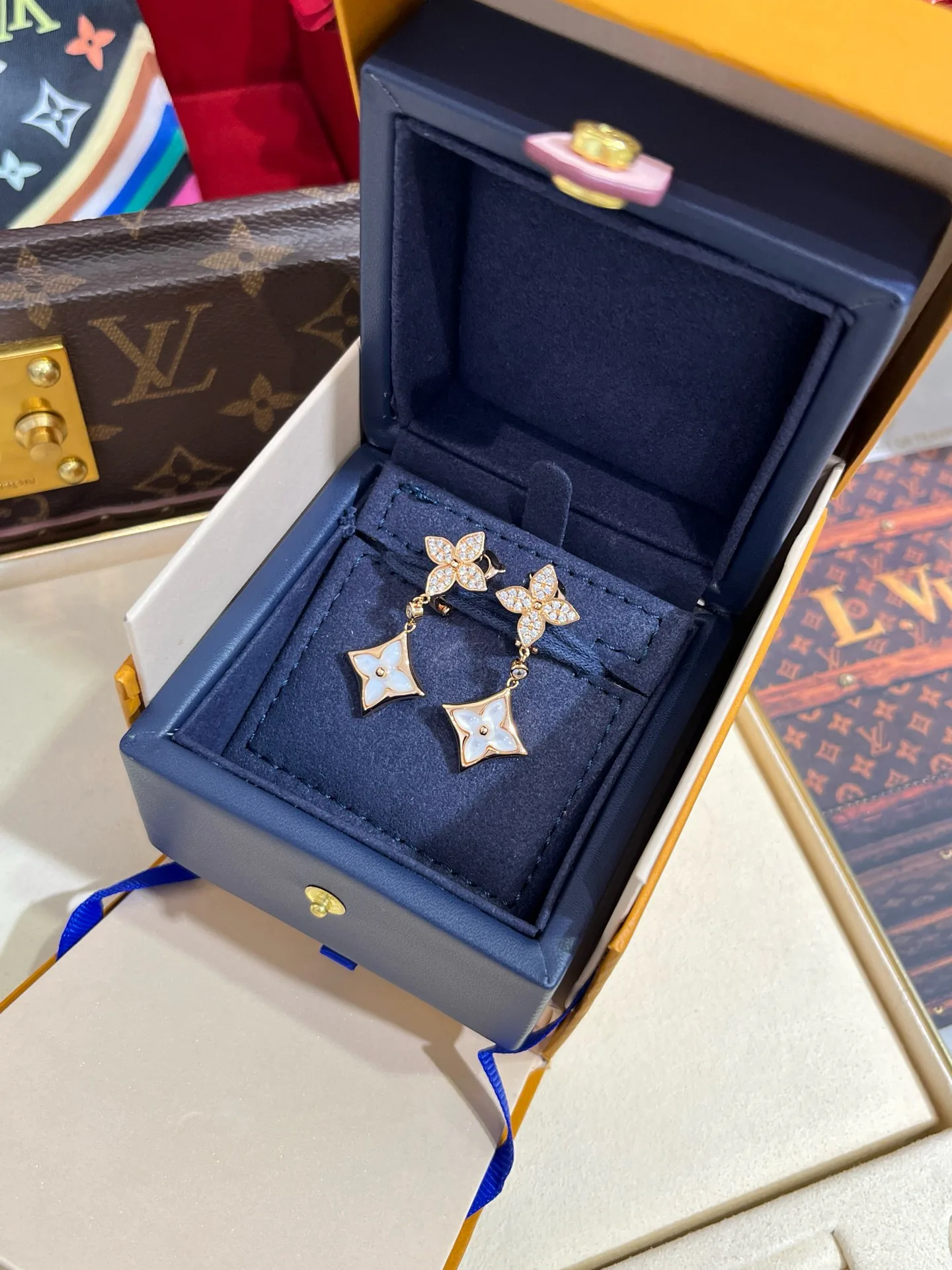 Jewelry LOUIS VUITTON 17819356