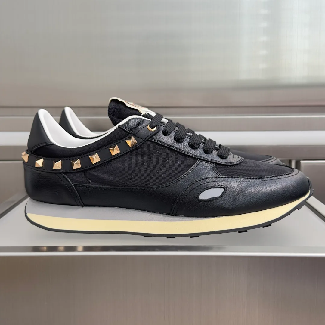 Women's Sneakers VALENTINO 17950499