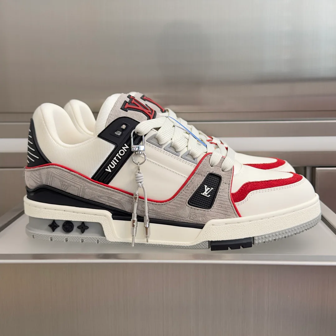 Men's Sneakers LOUIS VUITTON 17950311