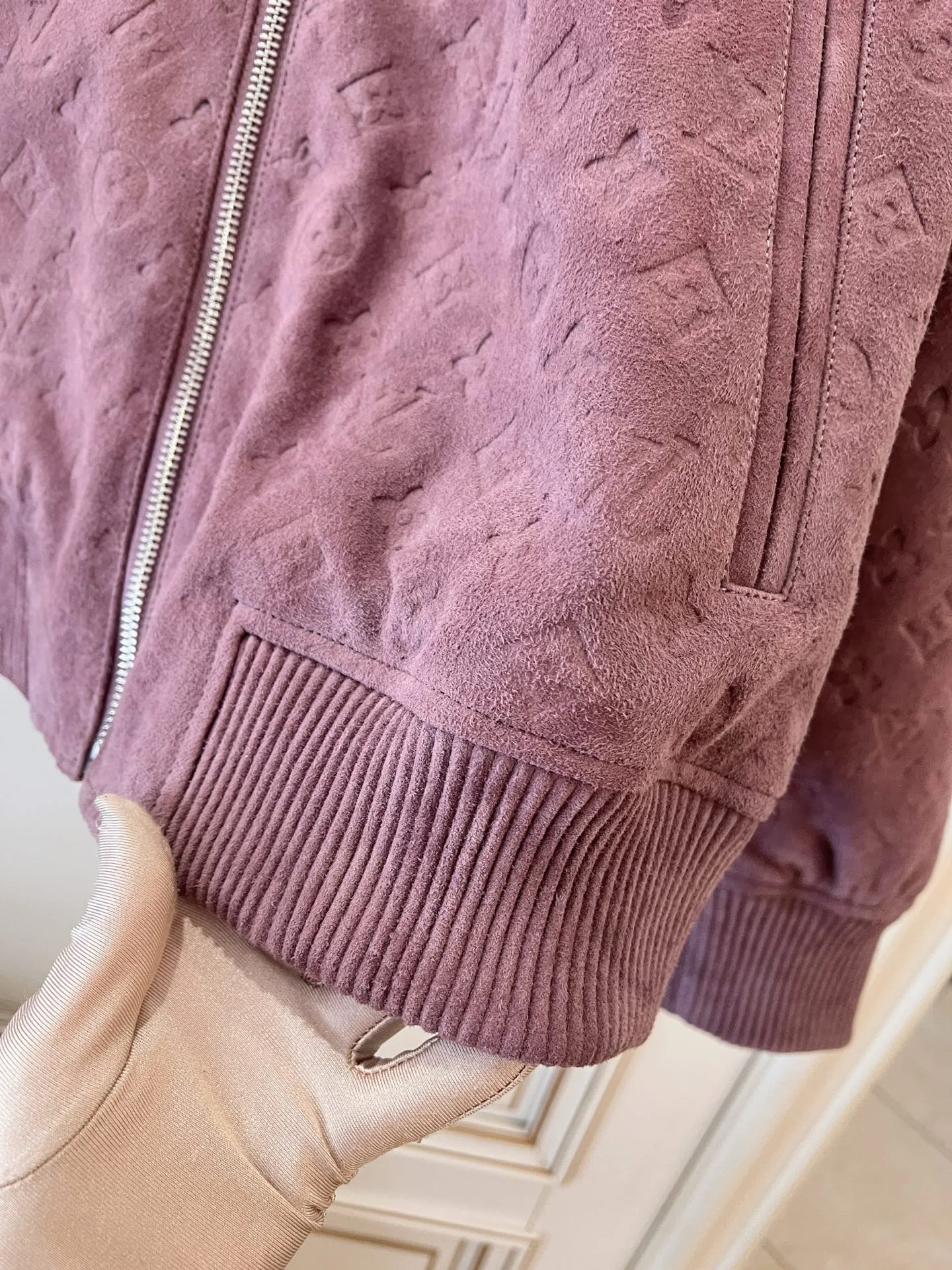 Women's Leather Jackets And Sheepskin Coats LOUIS VUITTON 18409004