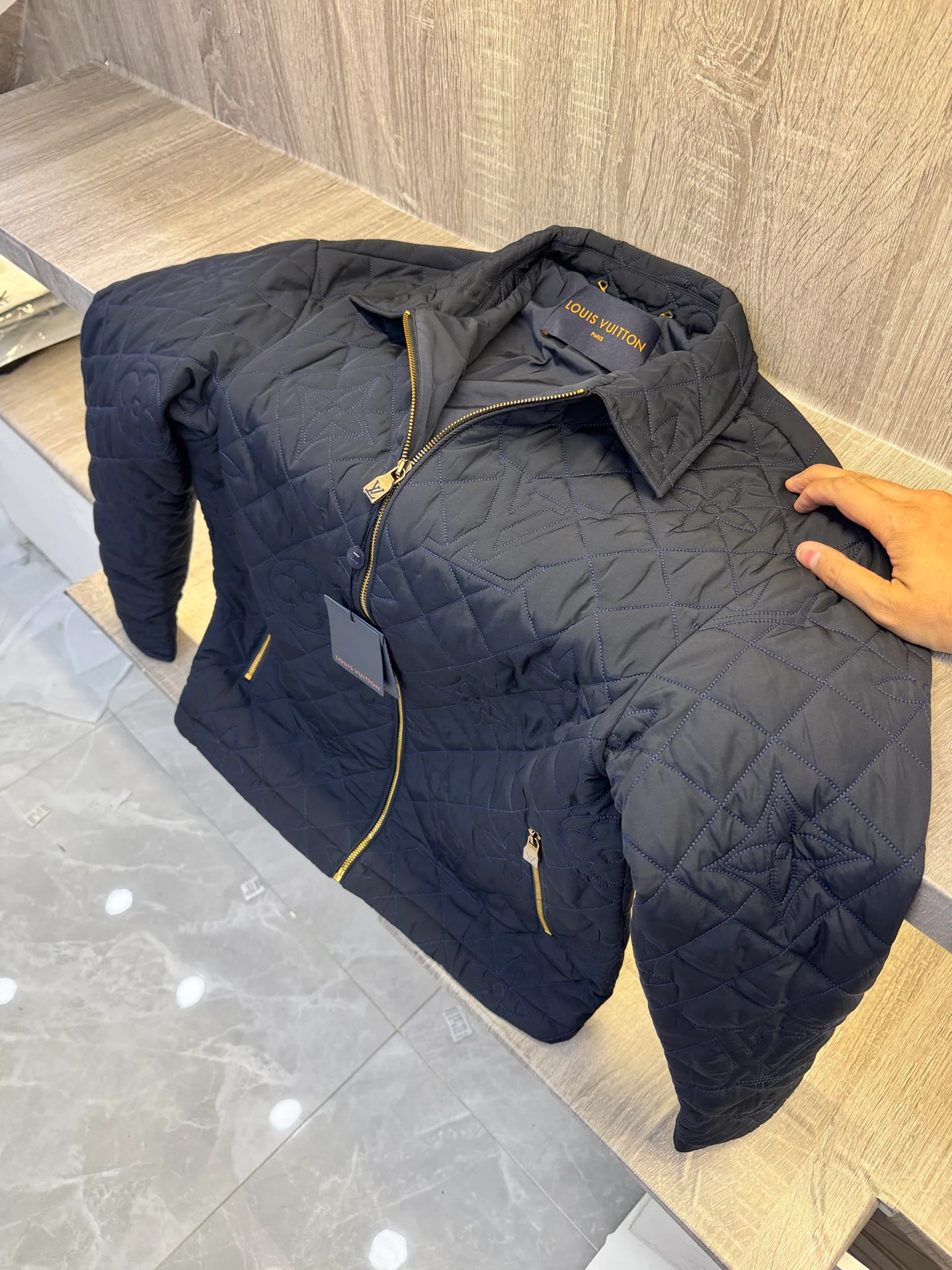 Men's Jackets And Down Jackets LOUIS VUITTON 18140186