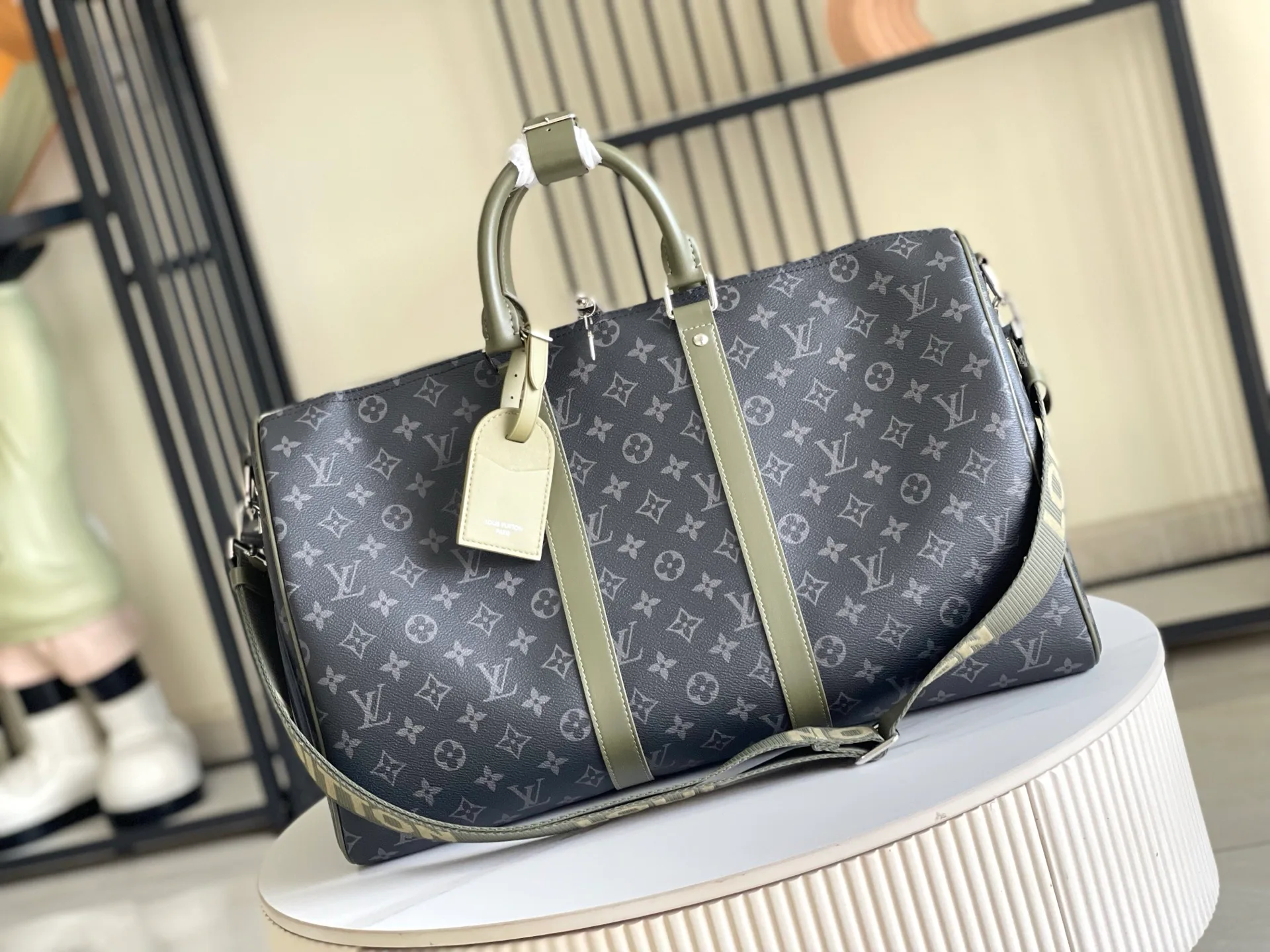 Women's Travel Bags LOUIS VUITTON 18359511