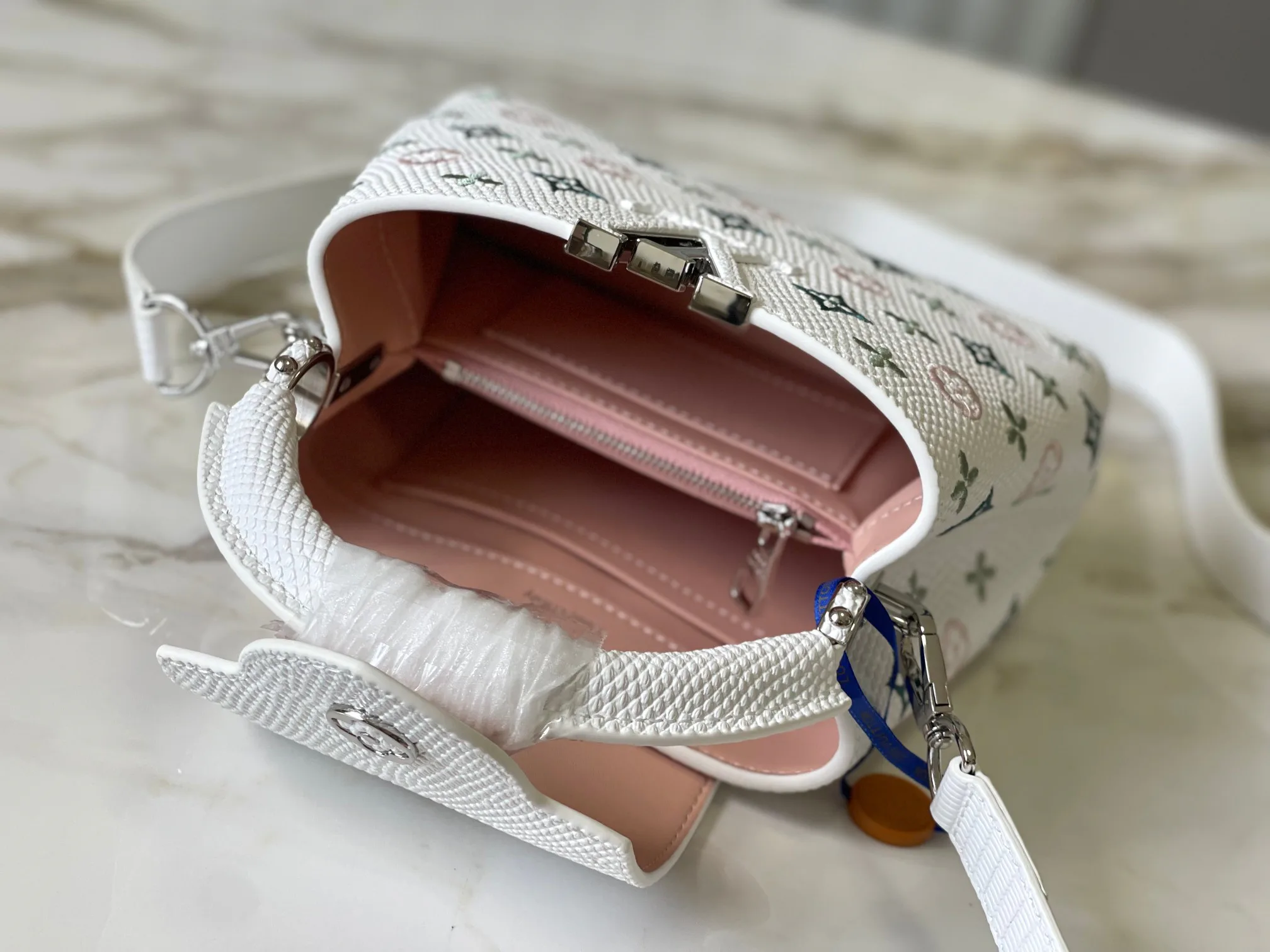 Классические Сумки Женские Louis Vuitton 18644337