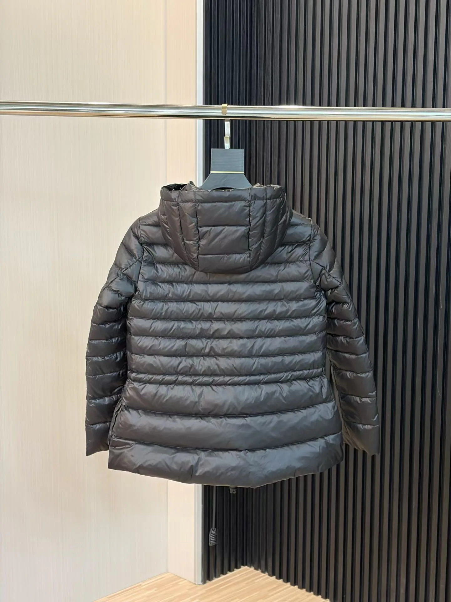 Women's Jackets And Down Jackets MONCLER 17855371