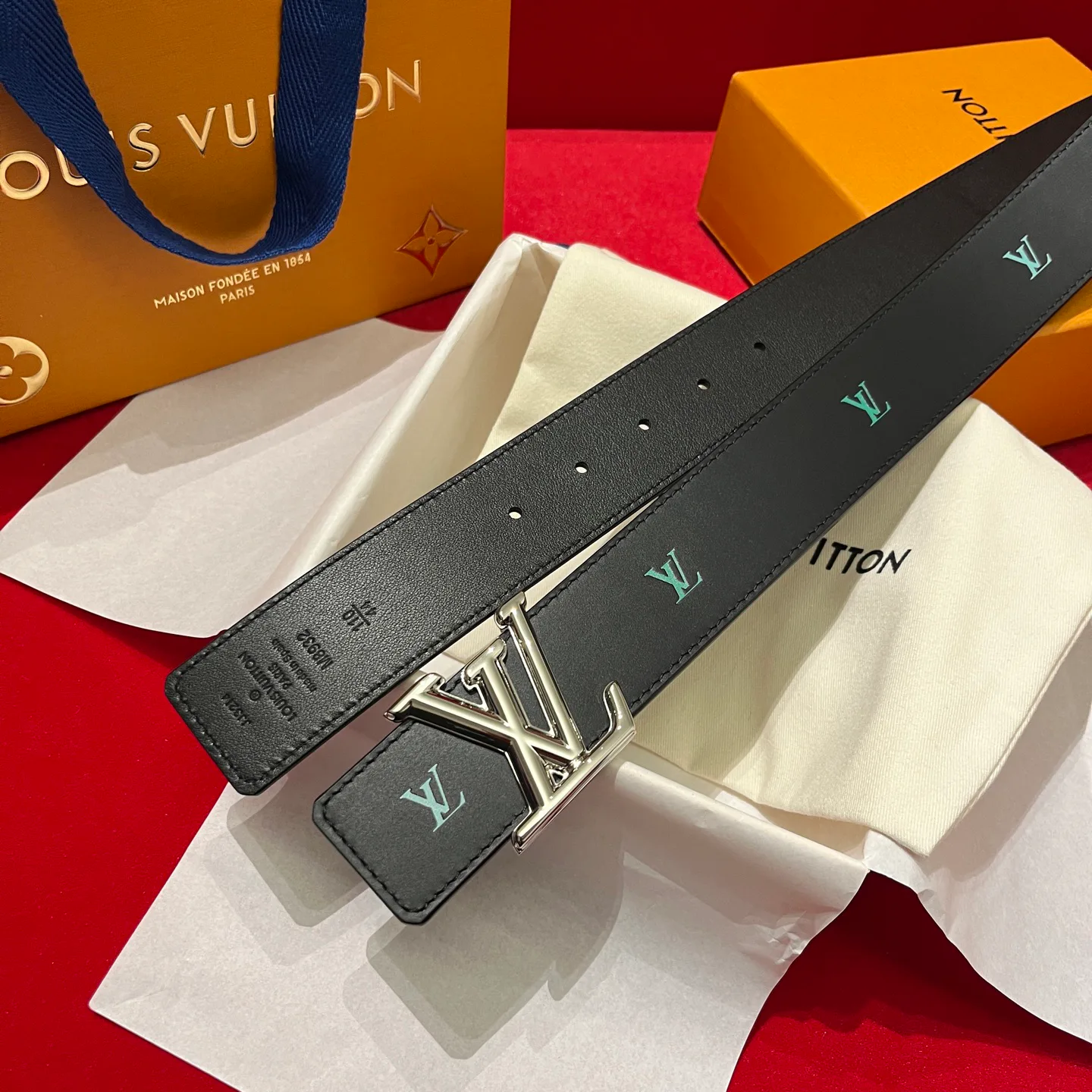 Belts LOUIS VUITTON 17645337