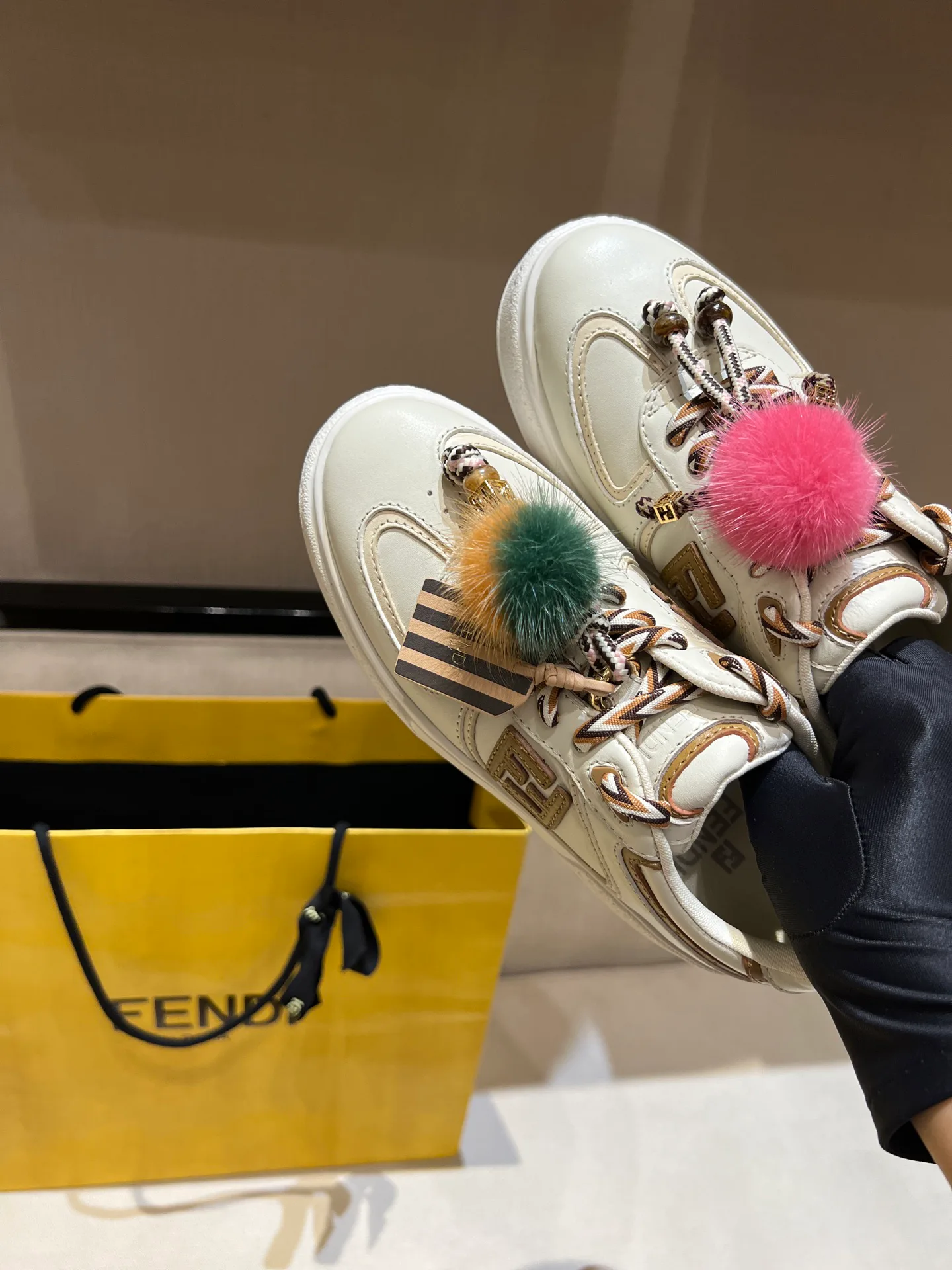 Women's Sneakers FENDI 18020642