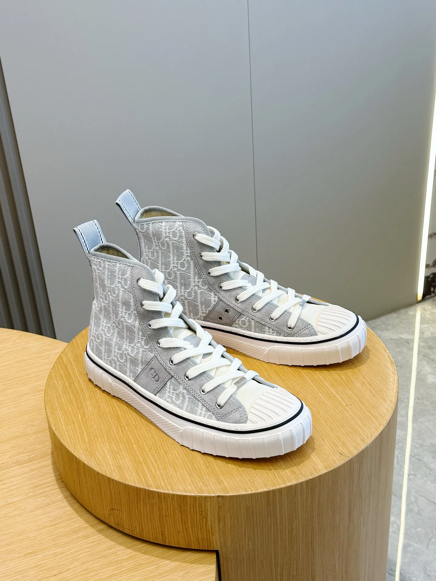 Women's Sneakers CHRISTIAN DIOR 18101575