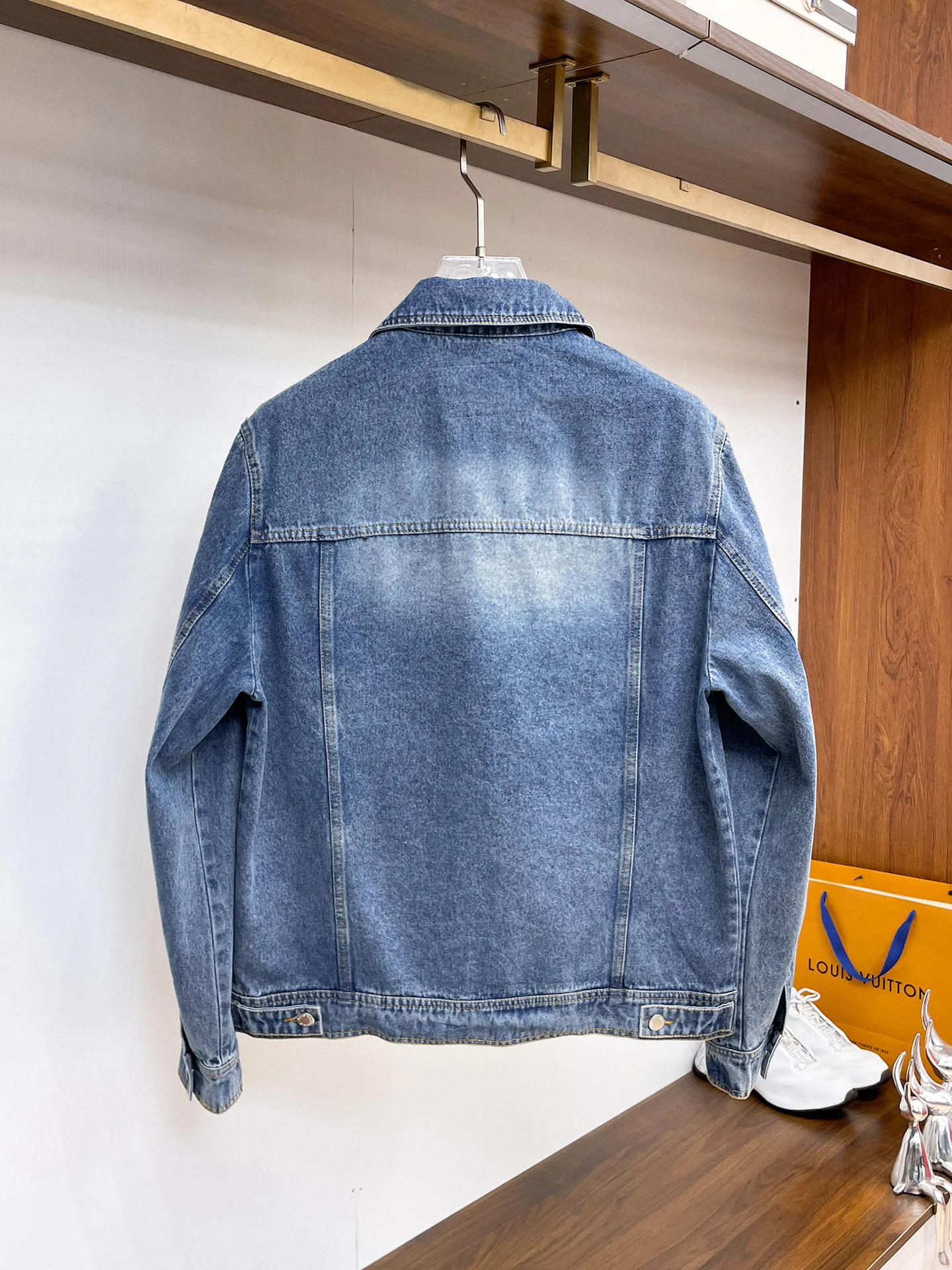 Men's Jackets And Down Jackets LOUIS VUITTON 18197222