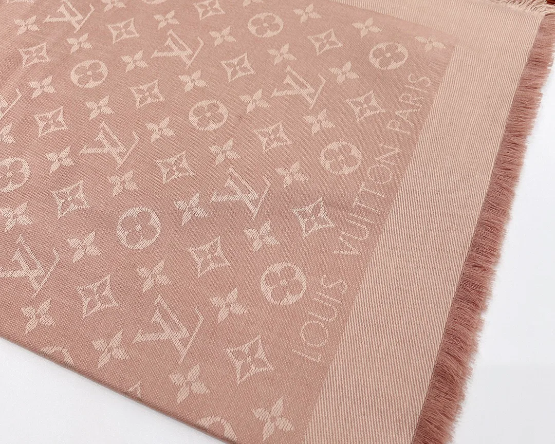 Scarves LOUIS VUITTON 18267577