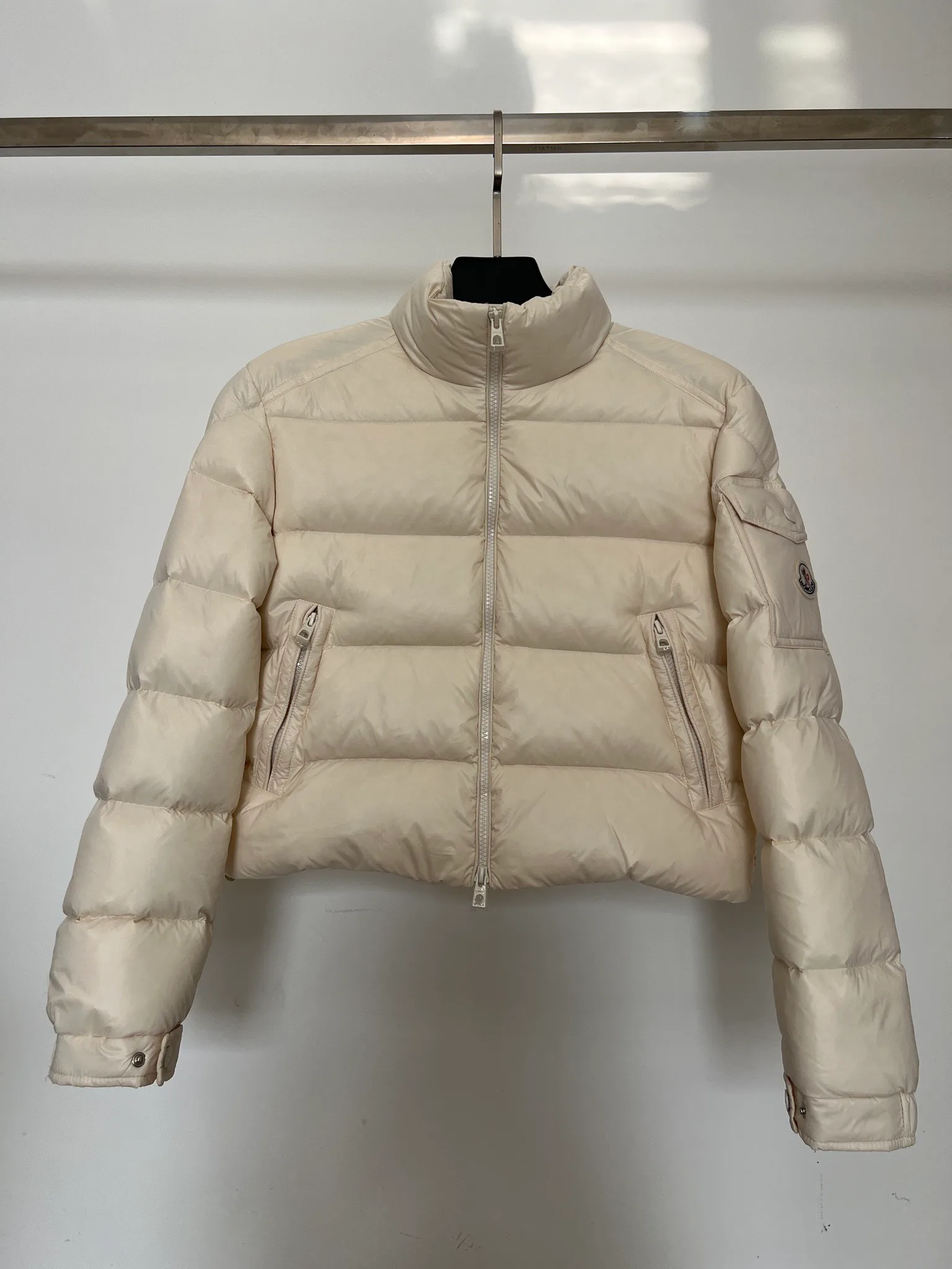 Women's Jackets And Down Jackets MONCLER 18416137