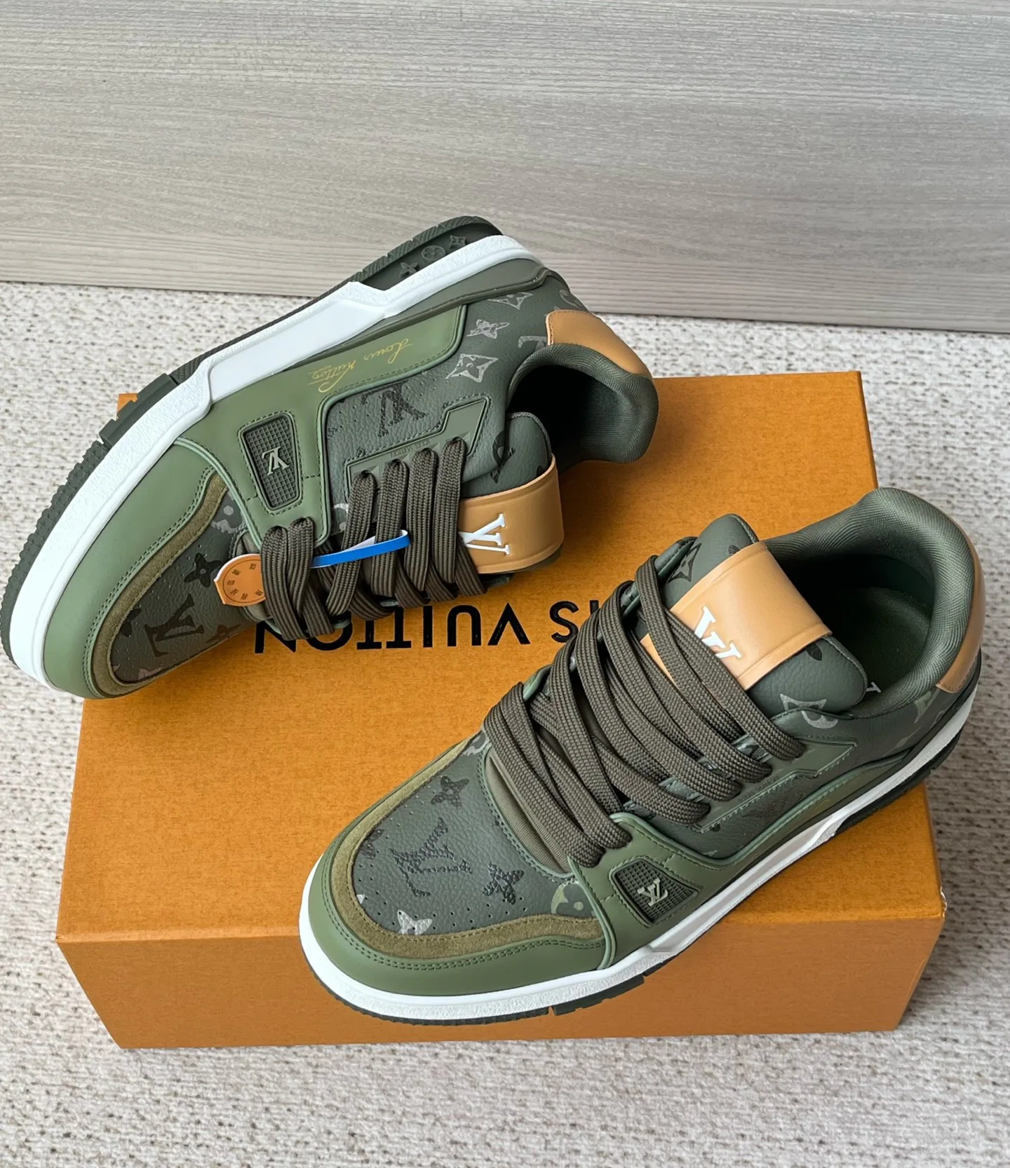 Men's Sneakers LOUIS VUITTON 17972121
