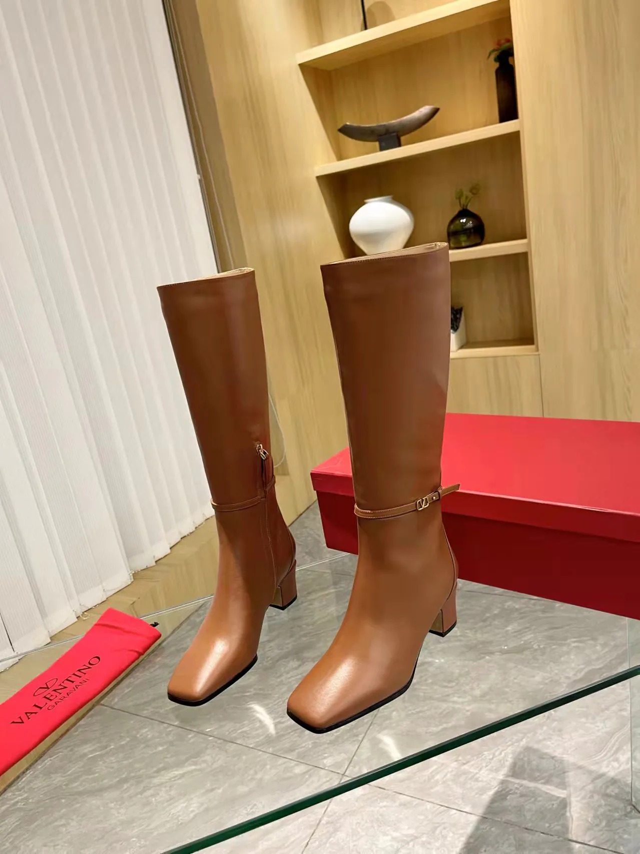 Women's Boots VALENTINO 17956930