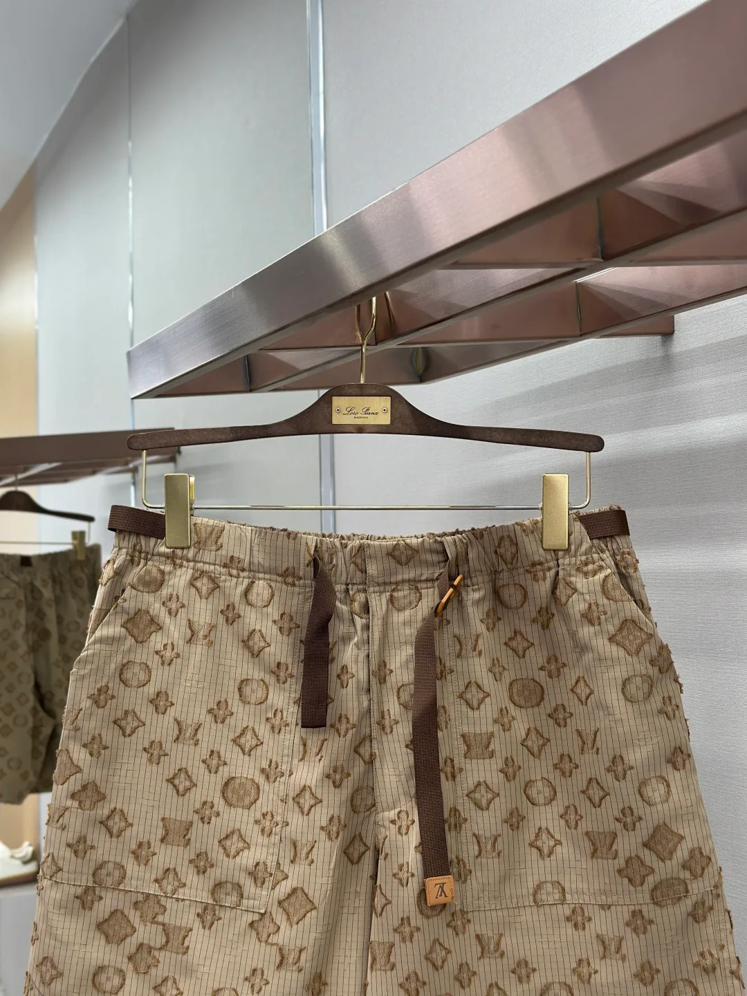 Men's Shorts LOUIS VUITTON 17468323