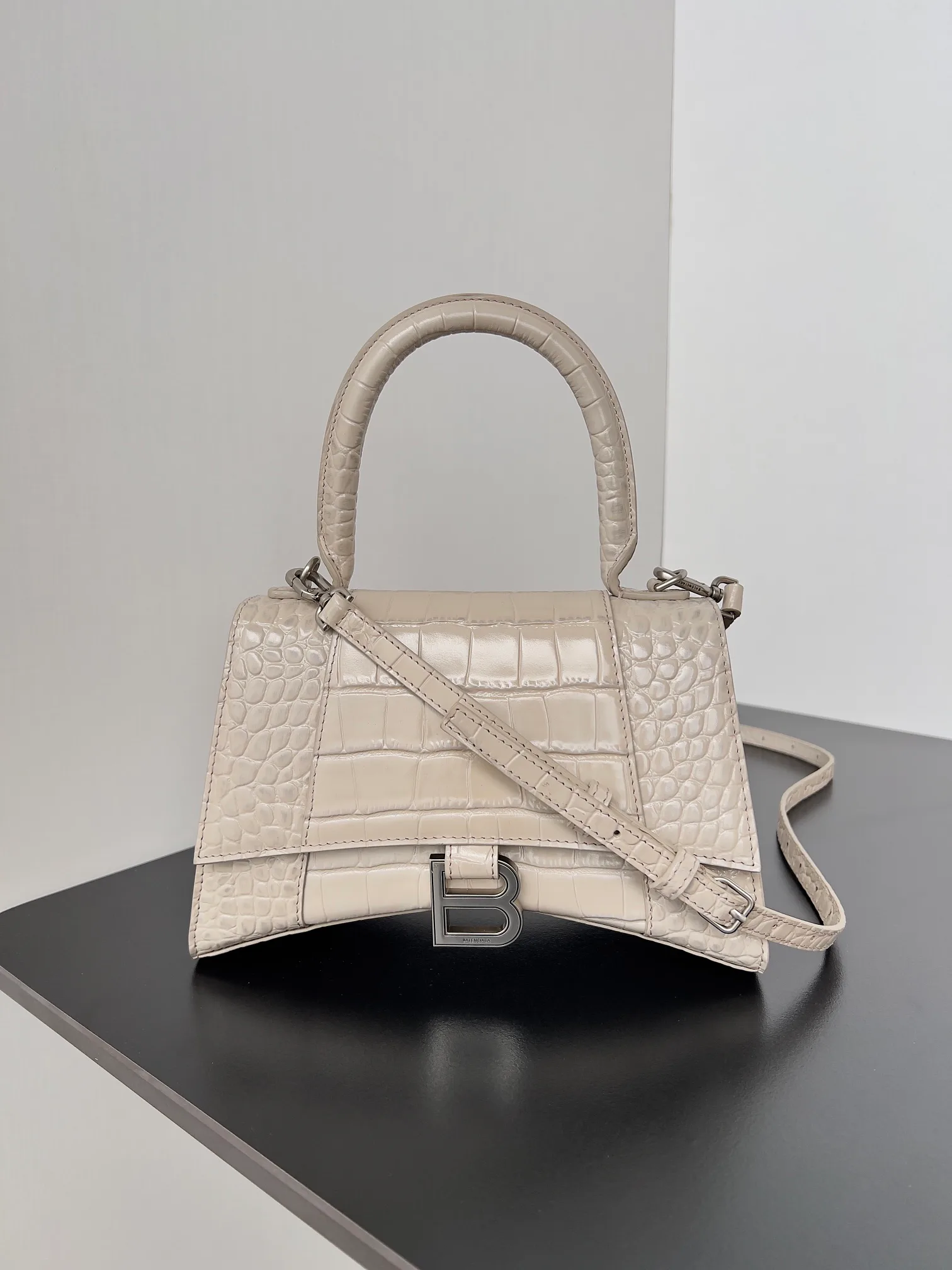 Классические Сумки Женские Balenciaga 18619535