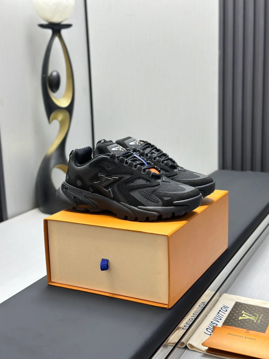 Women's Sneakers LOUIS VUITTON 18211982