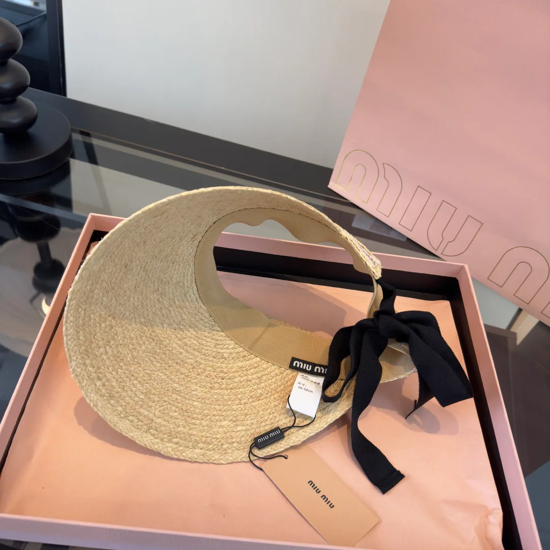 Hats MIU MIU 17562438