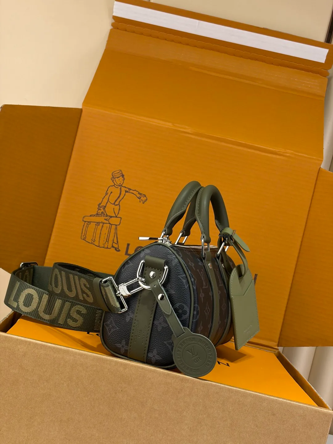 Women's Classic Handbags LOUIS VUITTON 18170495