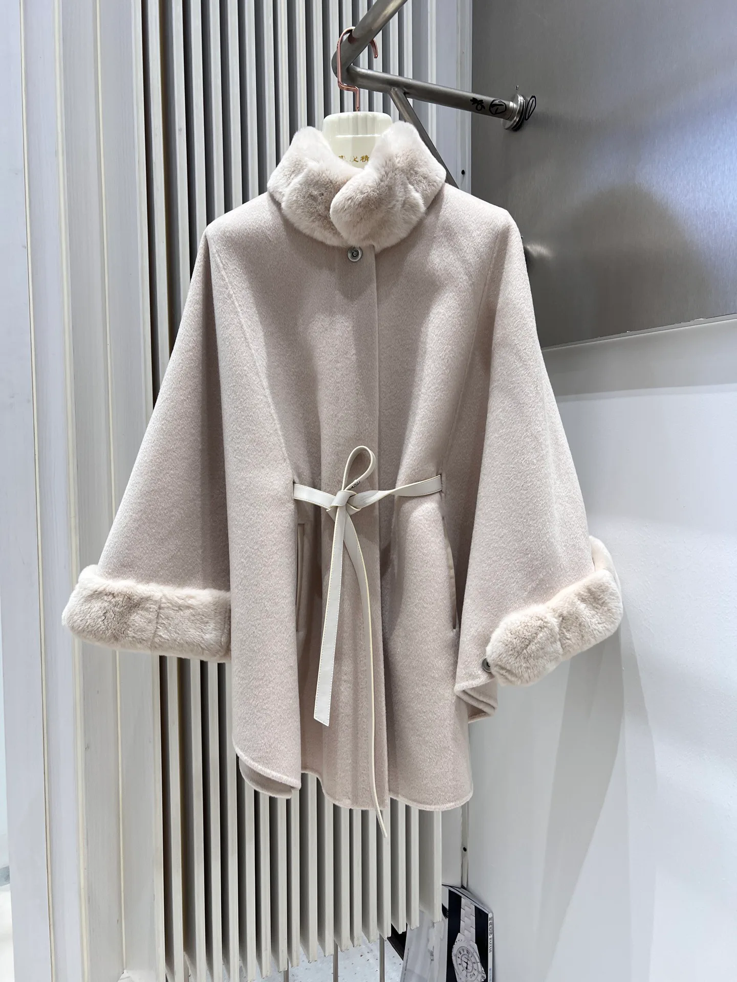 Women's Coats LORO PIANA 18513163