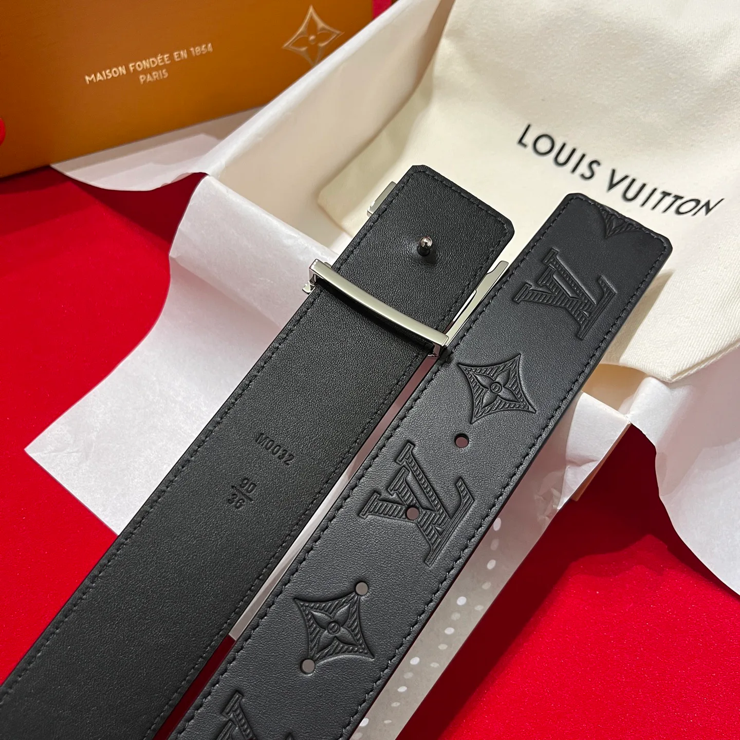 Belts LOUIS VUITTON 17645350