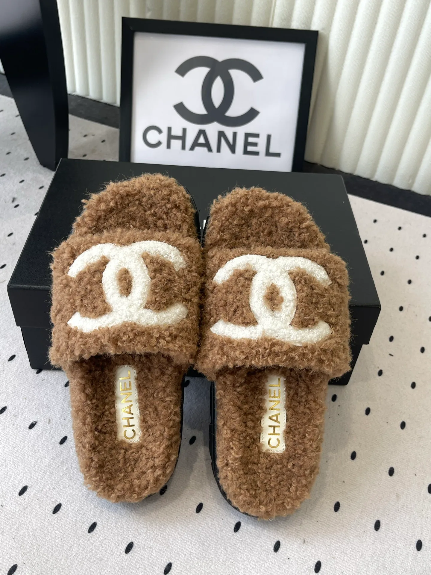 Women's Slippers CHANEL 19563732