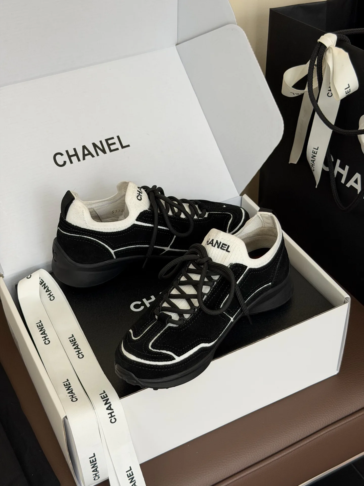 Women's Sneakers CHANEL 18073587