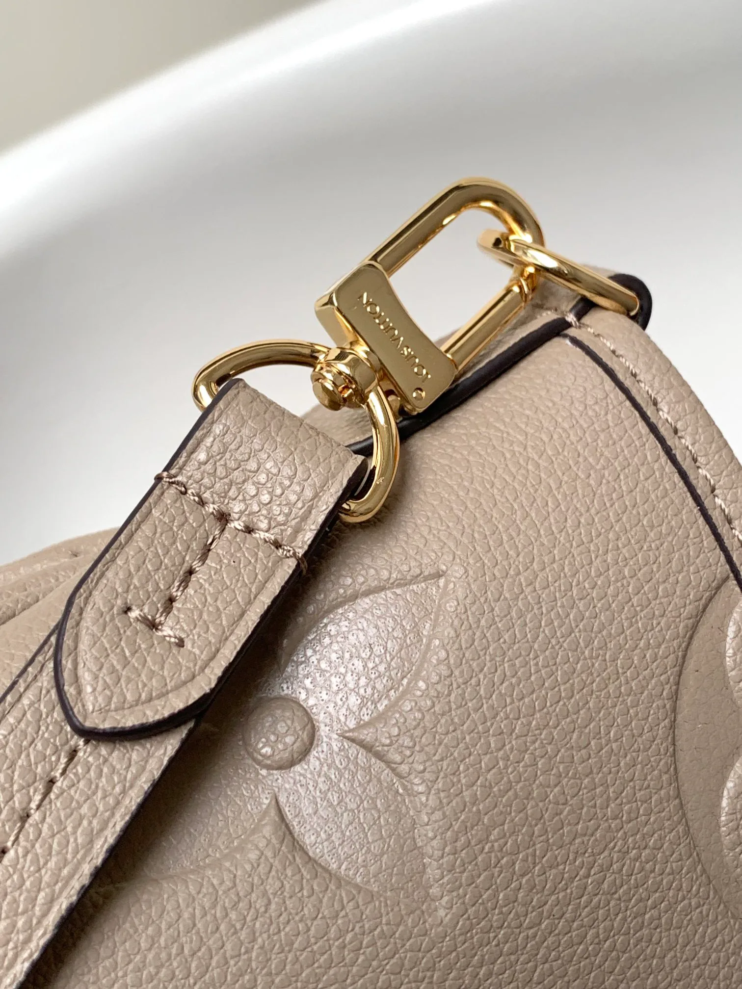 Women's Classic Handbags LOUIS VUITTON 17949192