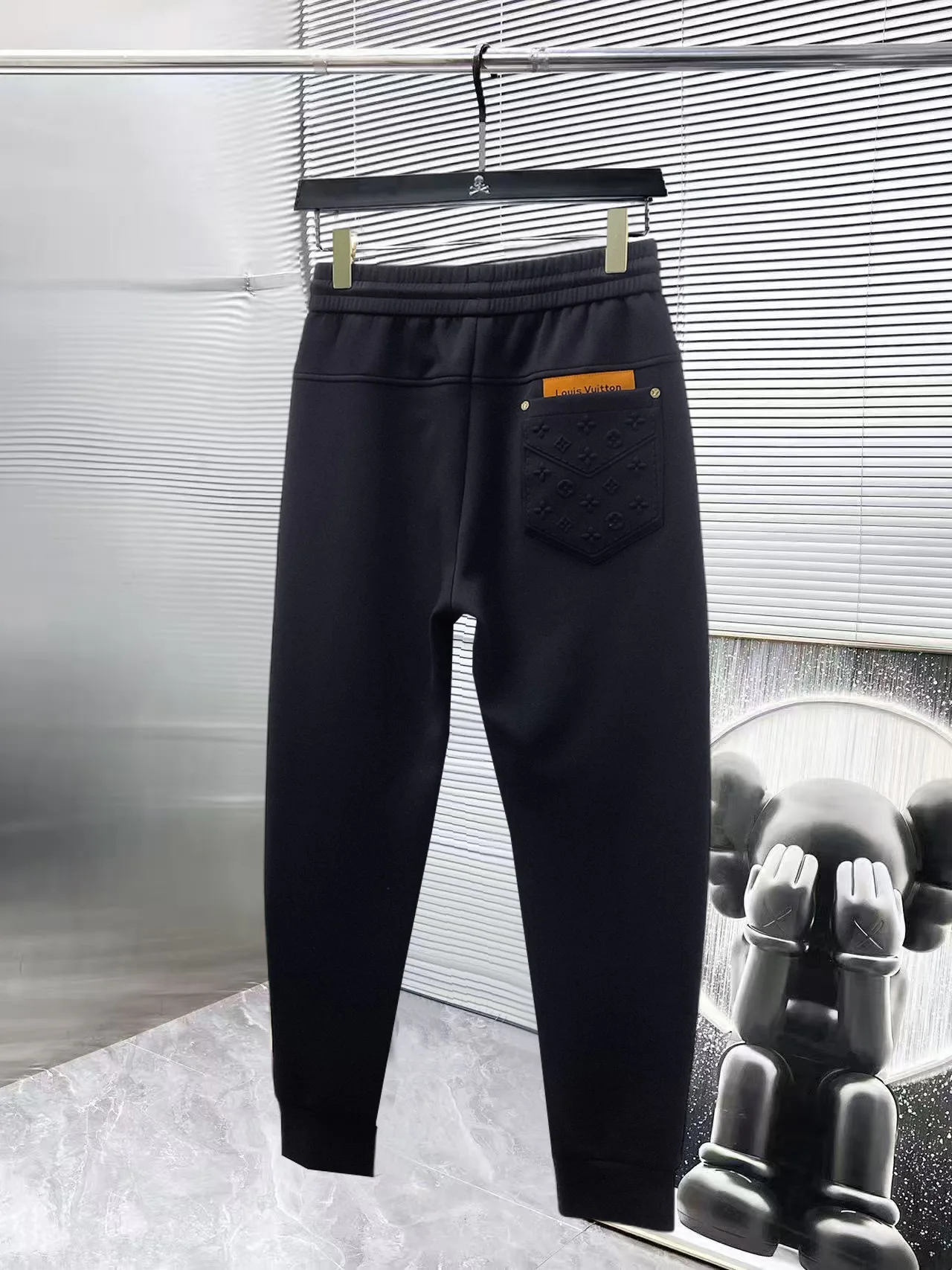 Men's Trousers LOUIS VUITTON 18197327