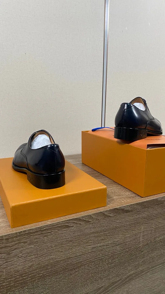 Men's Loafers And Dress Shoes LOUIS VUITTON 18193974
