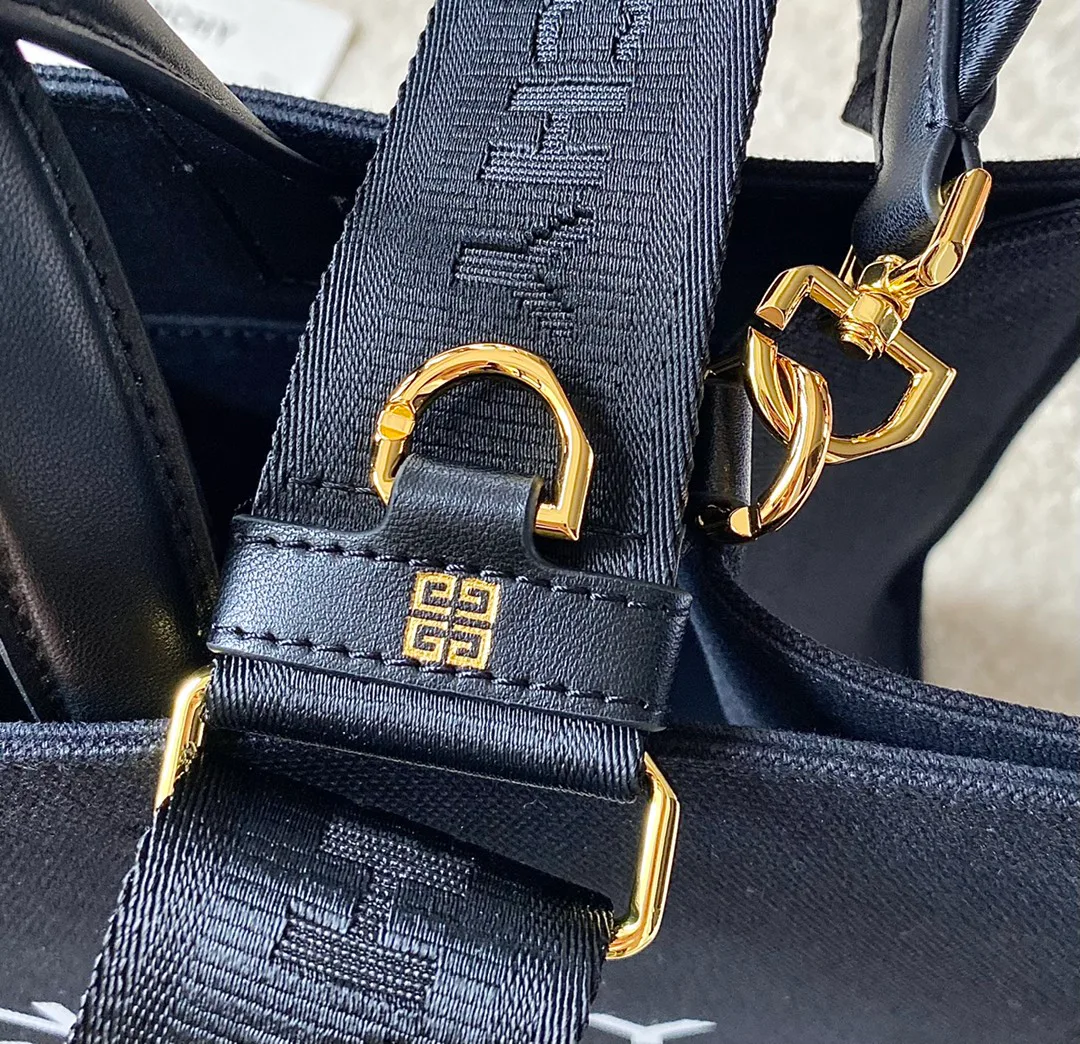Women's Classic Handbags GIVENCHY 18452597