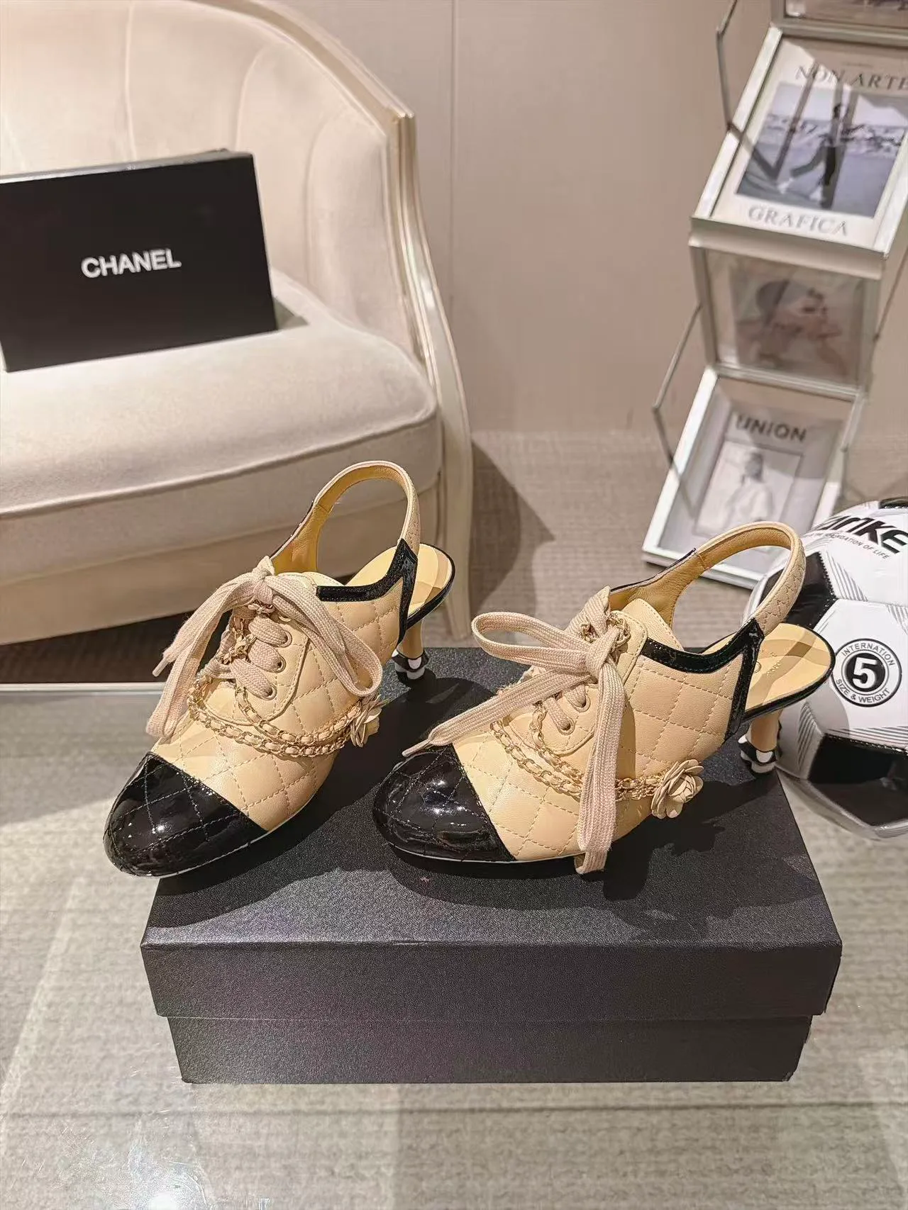 Women's Heels CHANEL 18362186