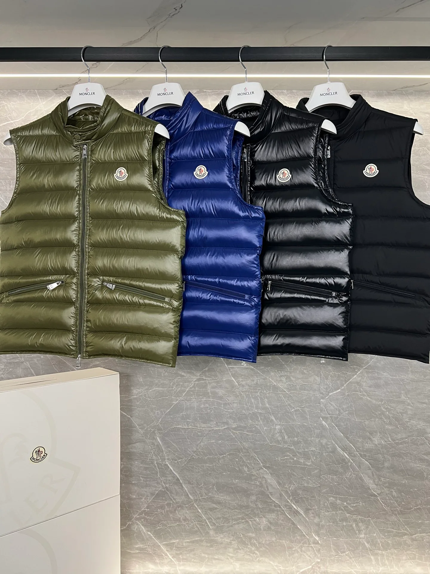 Women's Vests MONCLER 18111329