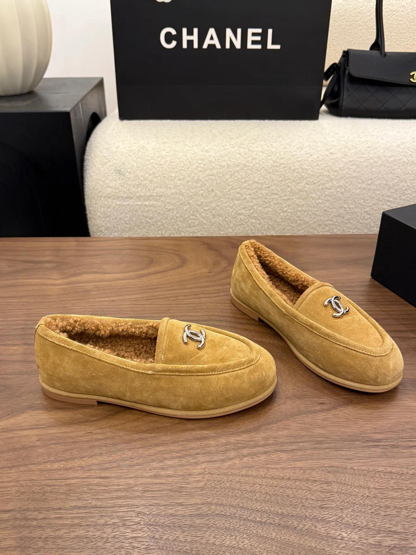 Women's Loafers And Moccasins CHANEL 18223702