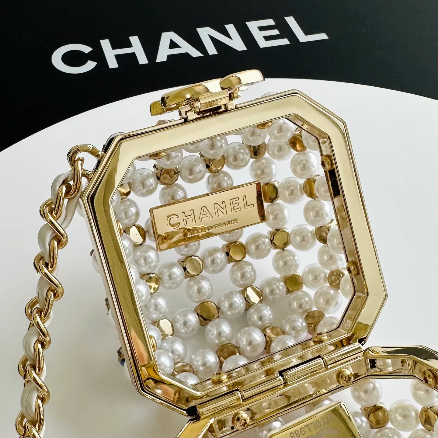 Women's Clutches CHANEL 17939594
