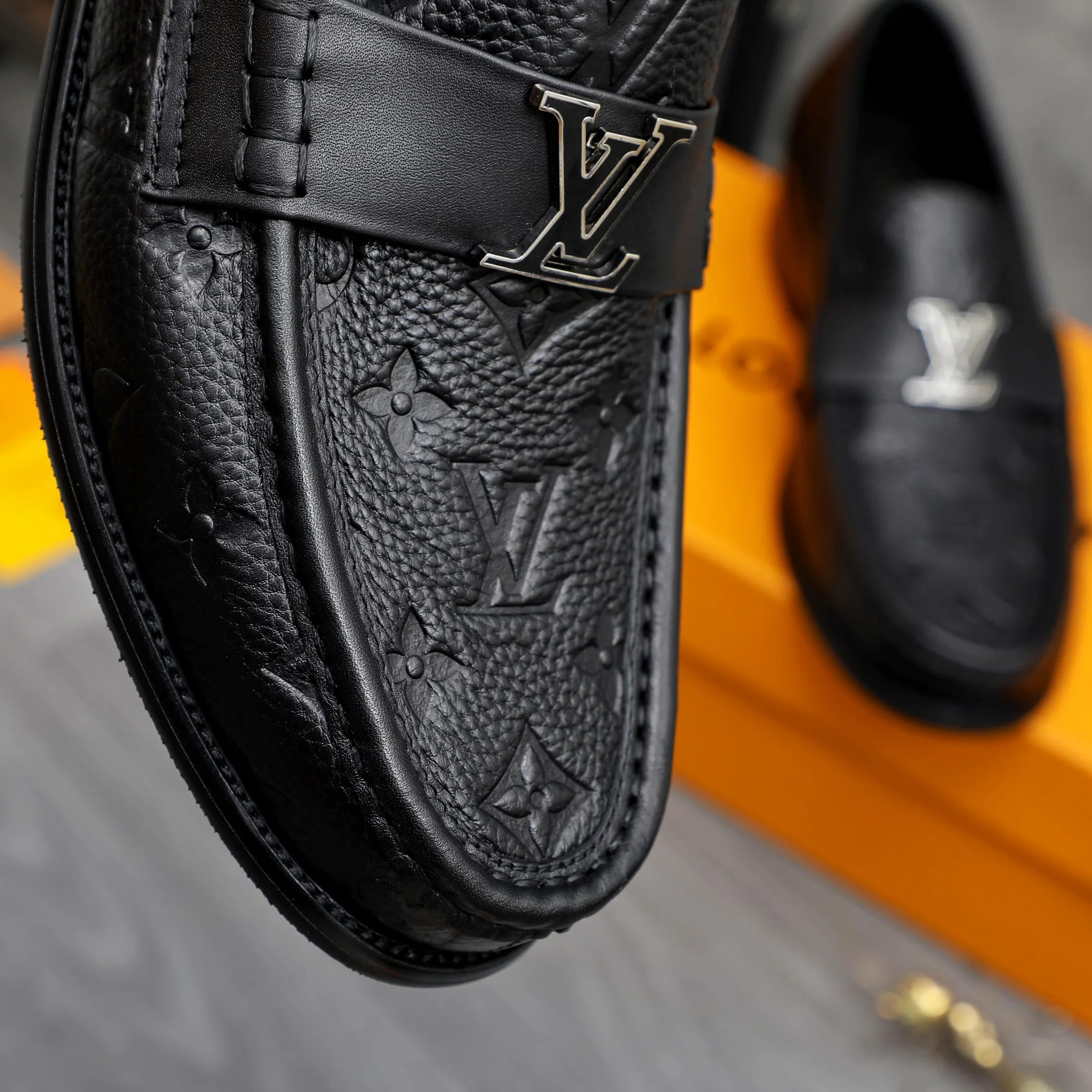 Men's Loafers And Dress Shoes LOUIS VUITTON 17812315