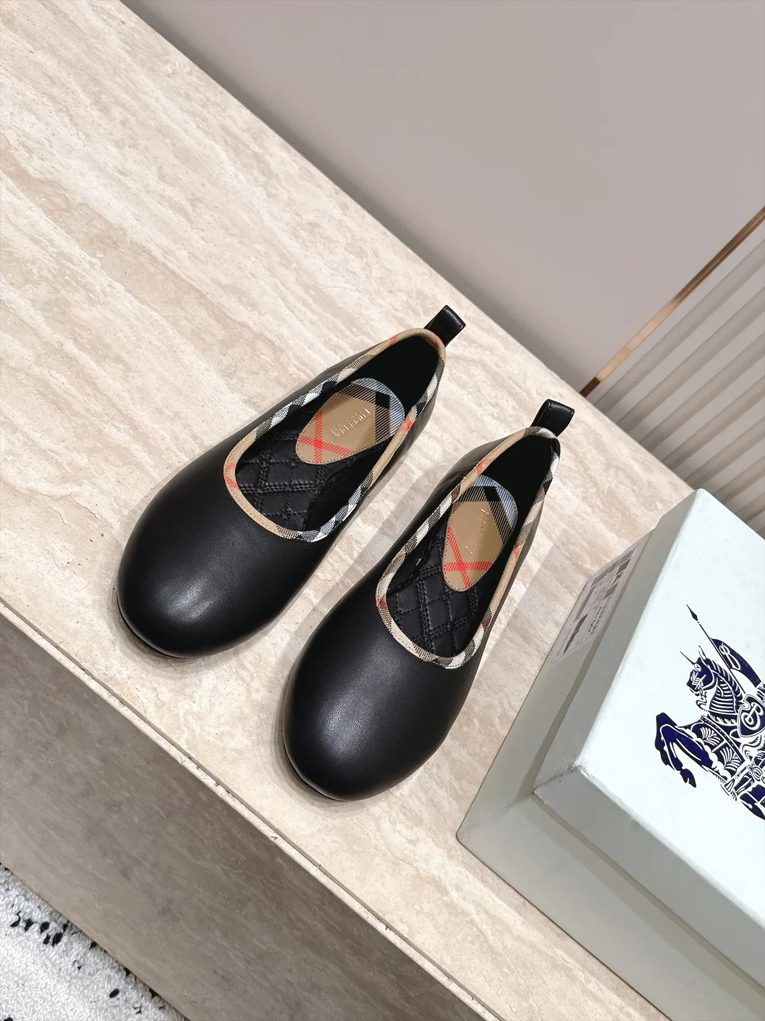 Women's Ballet Flats BURBERRY 17946300