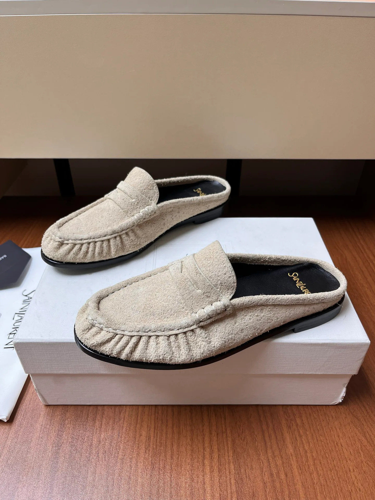 Women's Loafers And Moccasins SAINT LAURENT 18037885