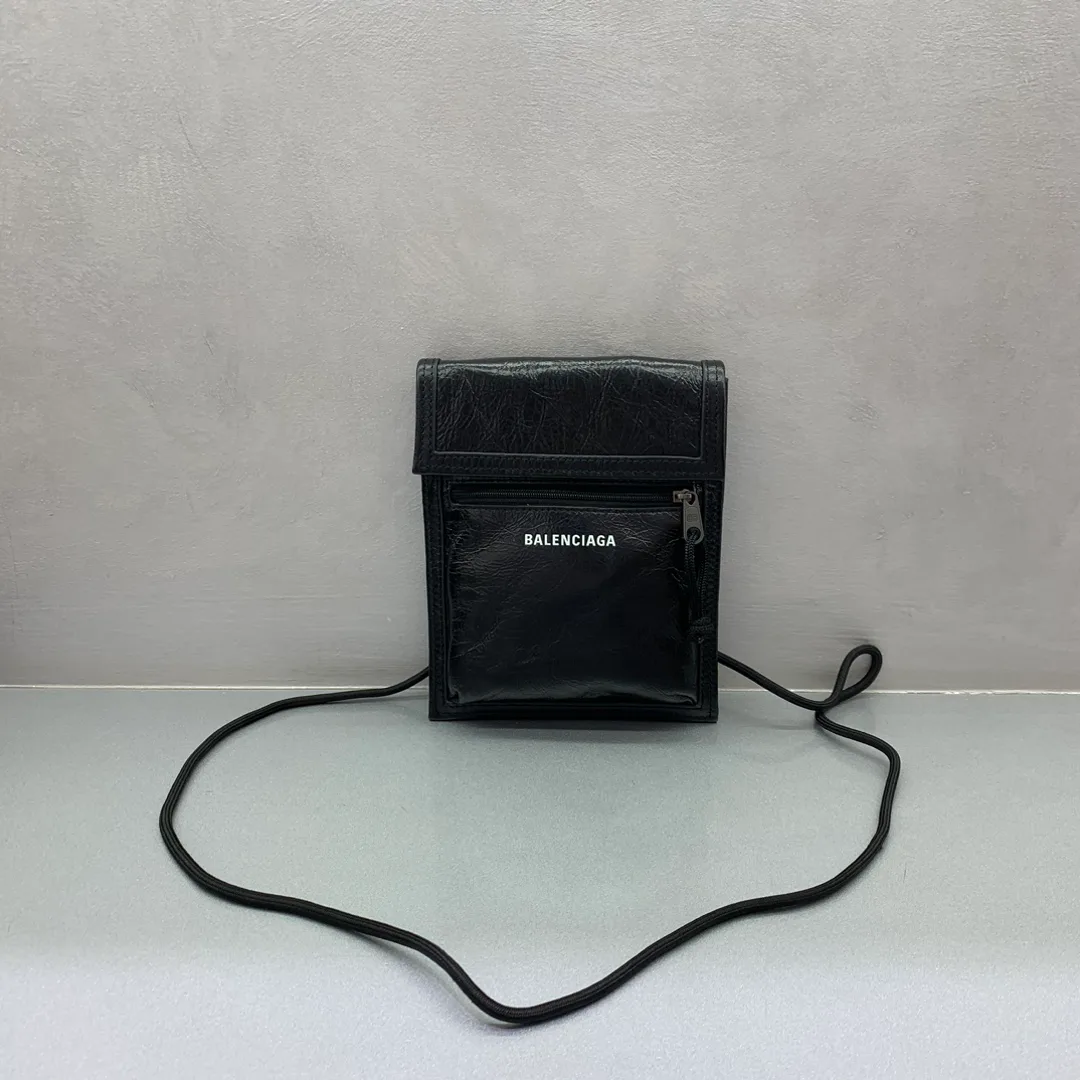 Women's Shoulder Bags BALENCIAGA 18304836