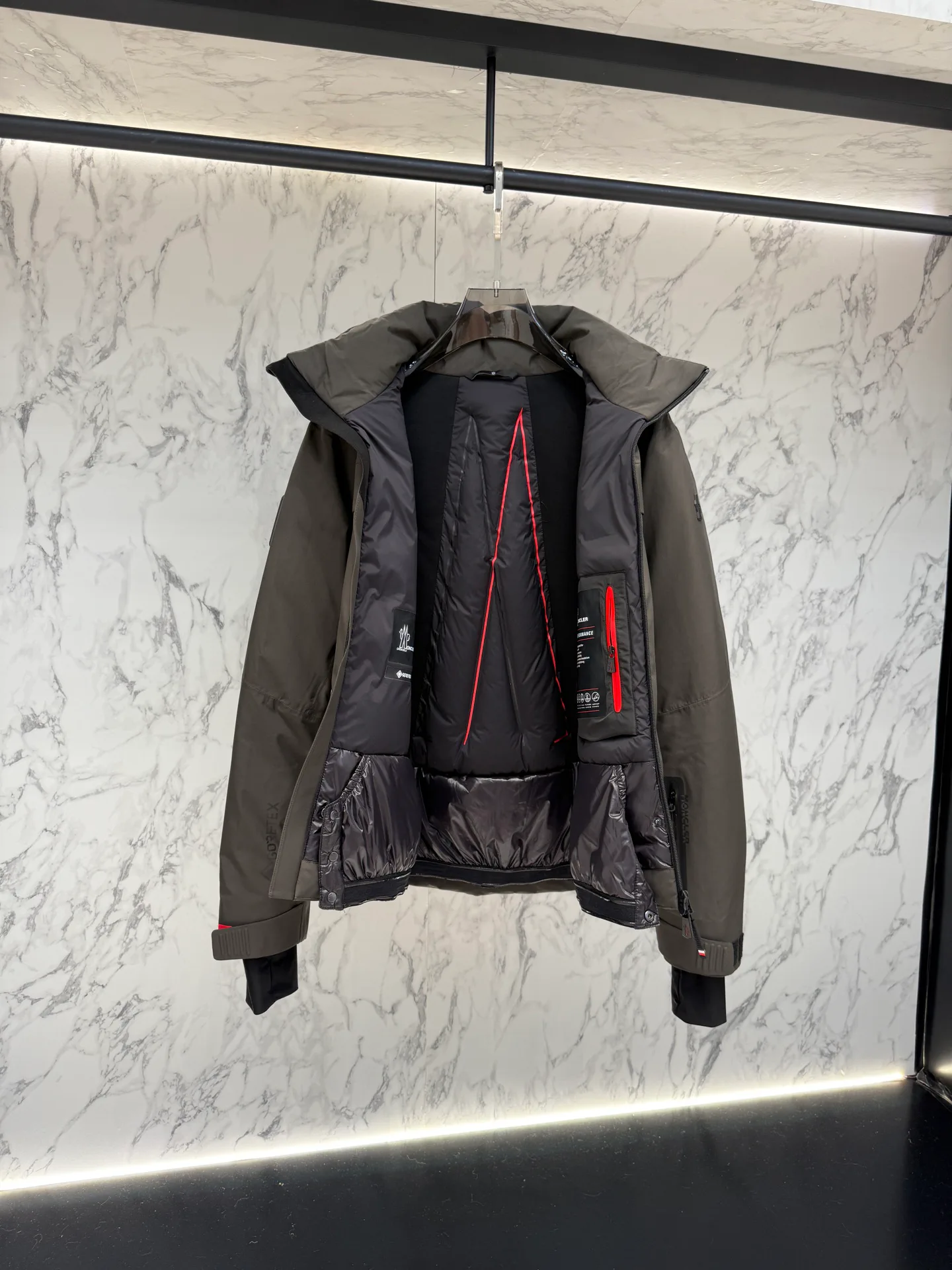 Men's Jackets And Down Jackets MONCLER 18279255