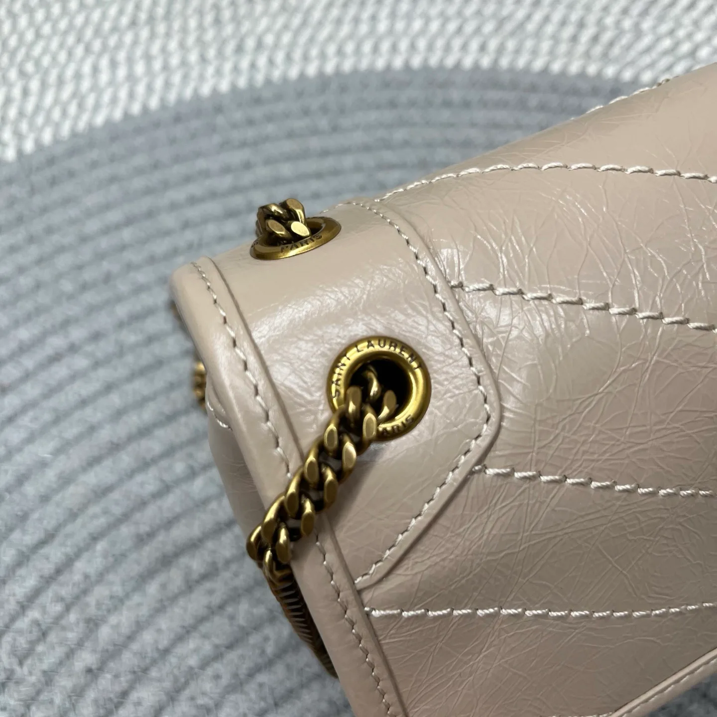 Women's Classic Handbags SAINT LAURENT 18220656
