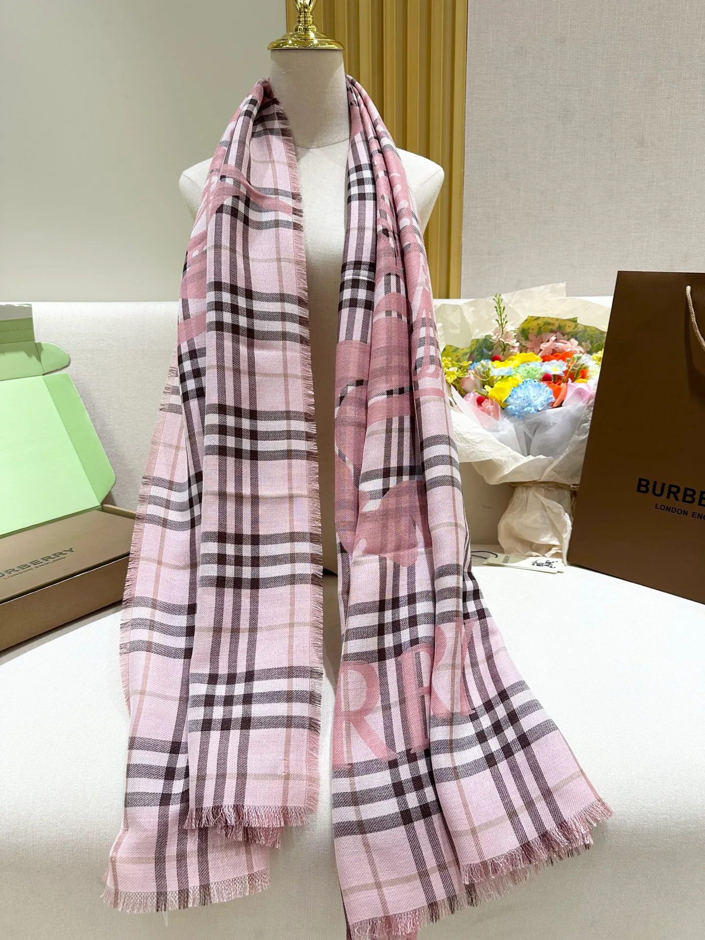 Scarves BURBERRY 17991553