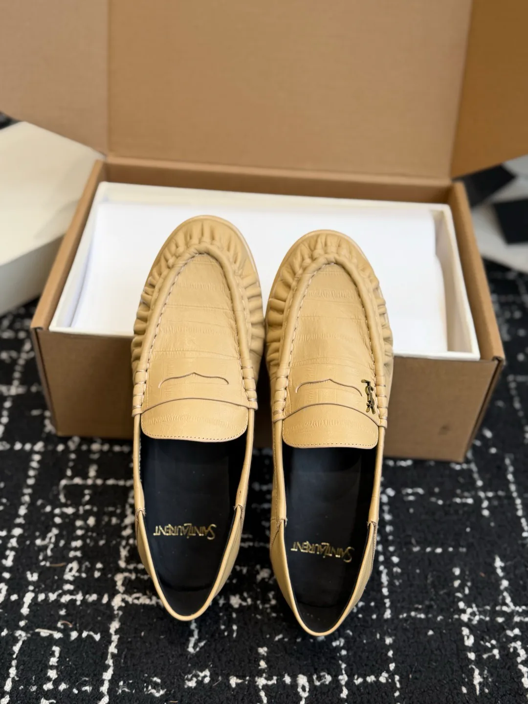 Women's Loafers And Moccasins SAINT LAURENT 18164537