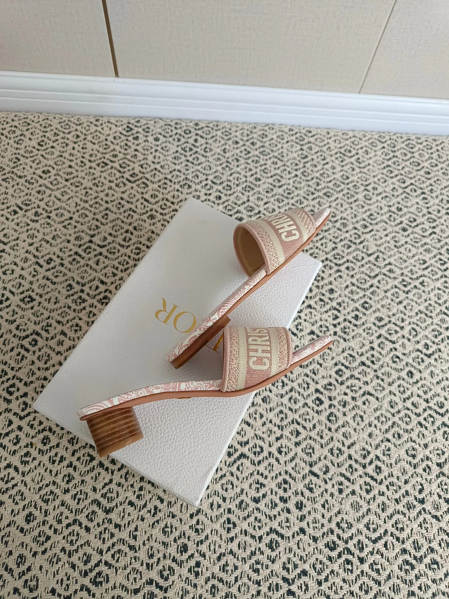 Women's Flip-Flops CHRISTIAN DIOR 17998139