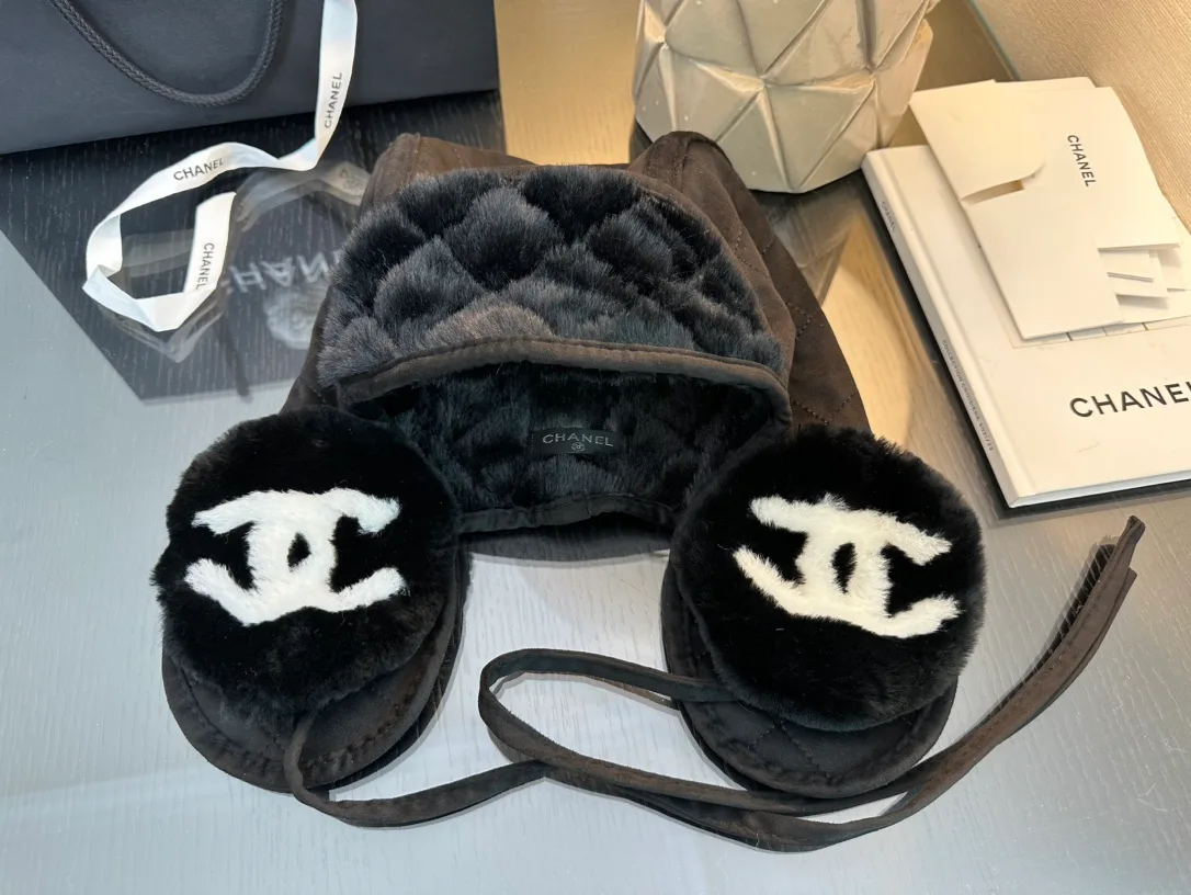 Hats CHANEL 18347637