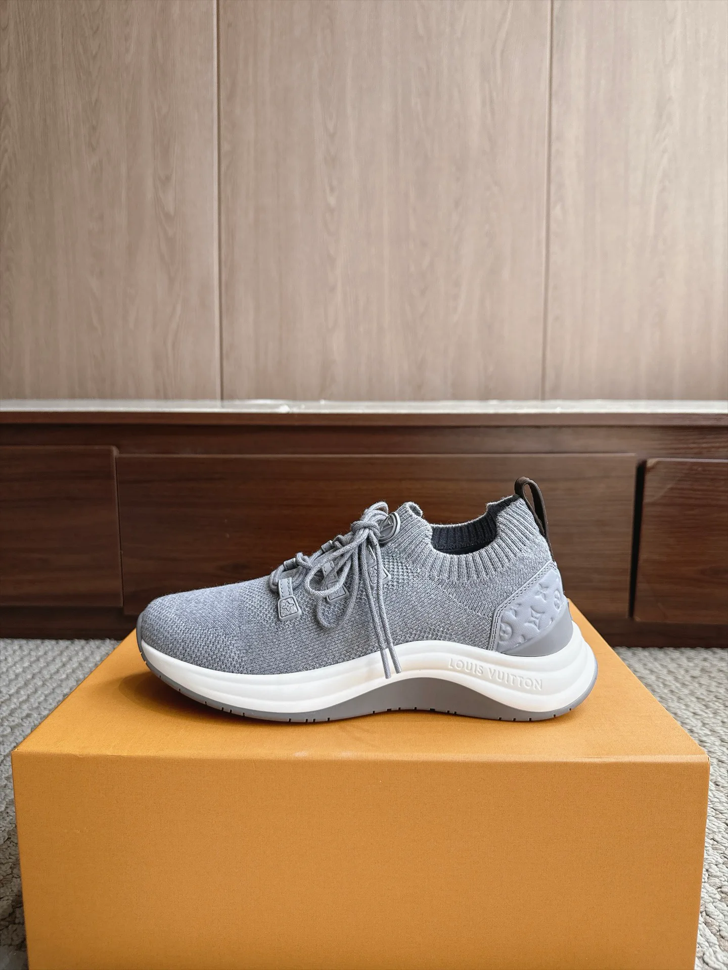 Men's Sneakers LOUIS VUITTON 18333247