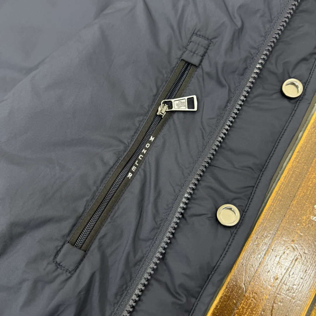 Men's Vests MONCLER 18001994